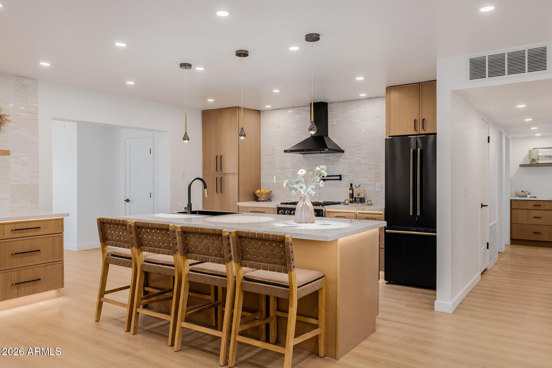 7539 E Palm Ln — photo 2