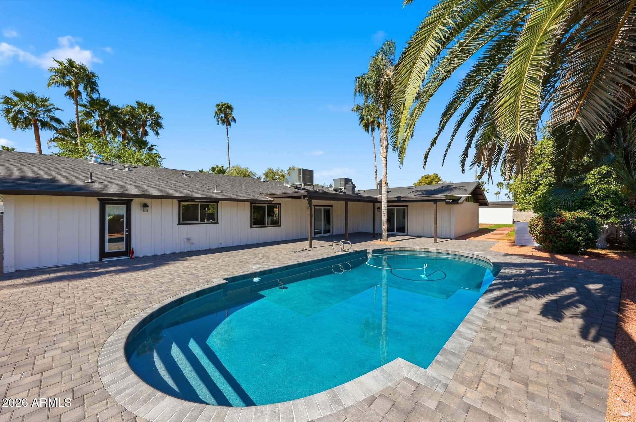 5610 E Charter Oak Rd — photo 1