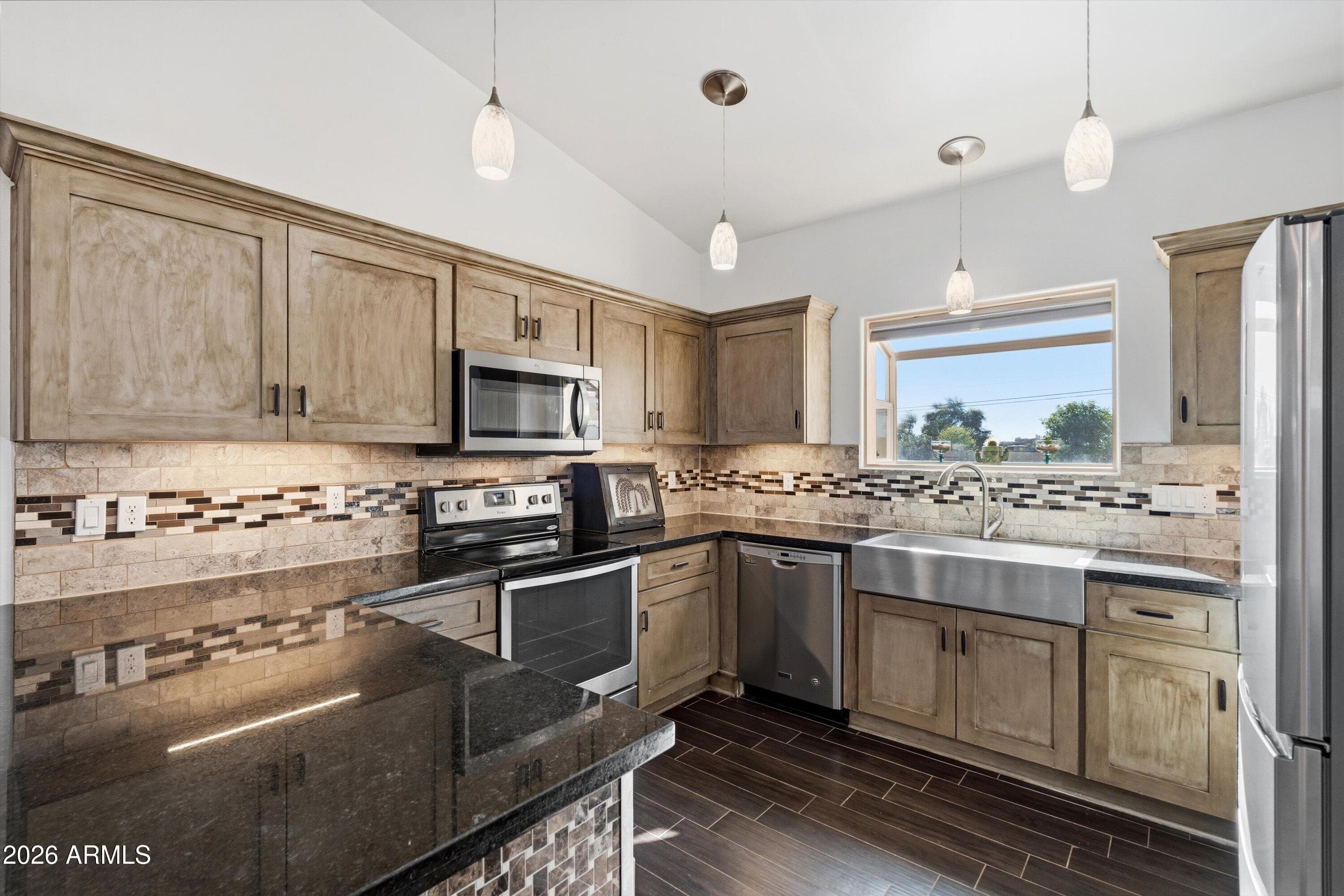 9023 S Dean Rd — photo 1