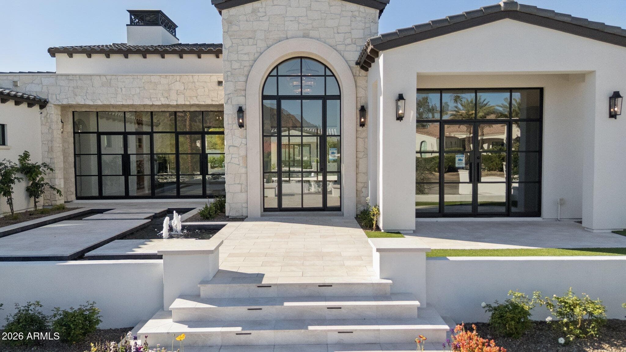 6610 N Mountain View Dr — photo 2