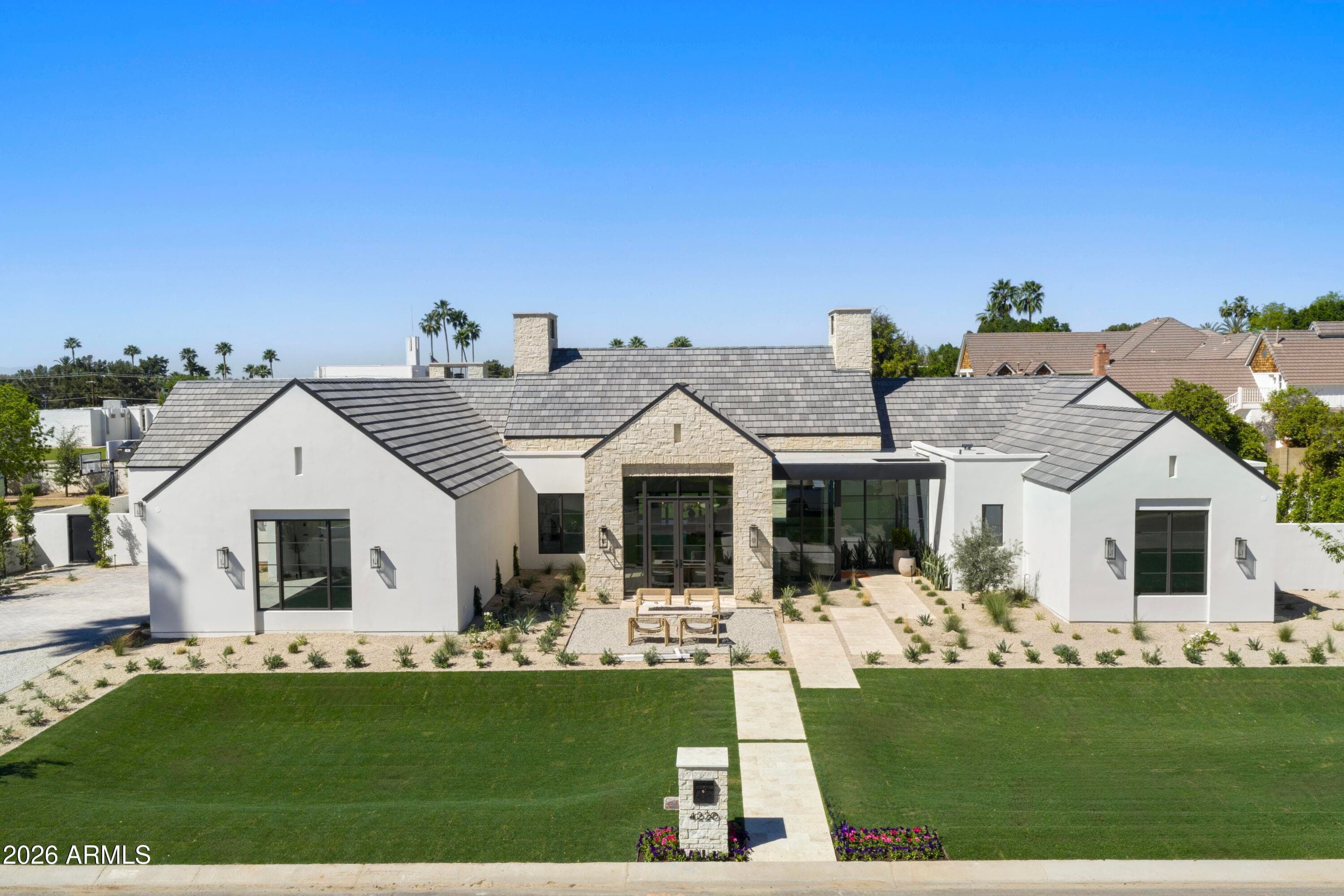 4220 N 57th Pl — photo 2