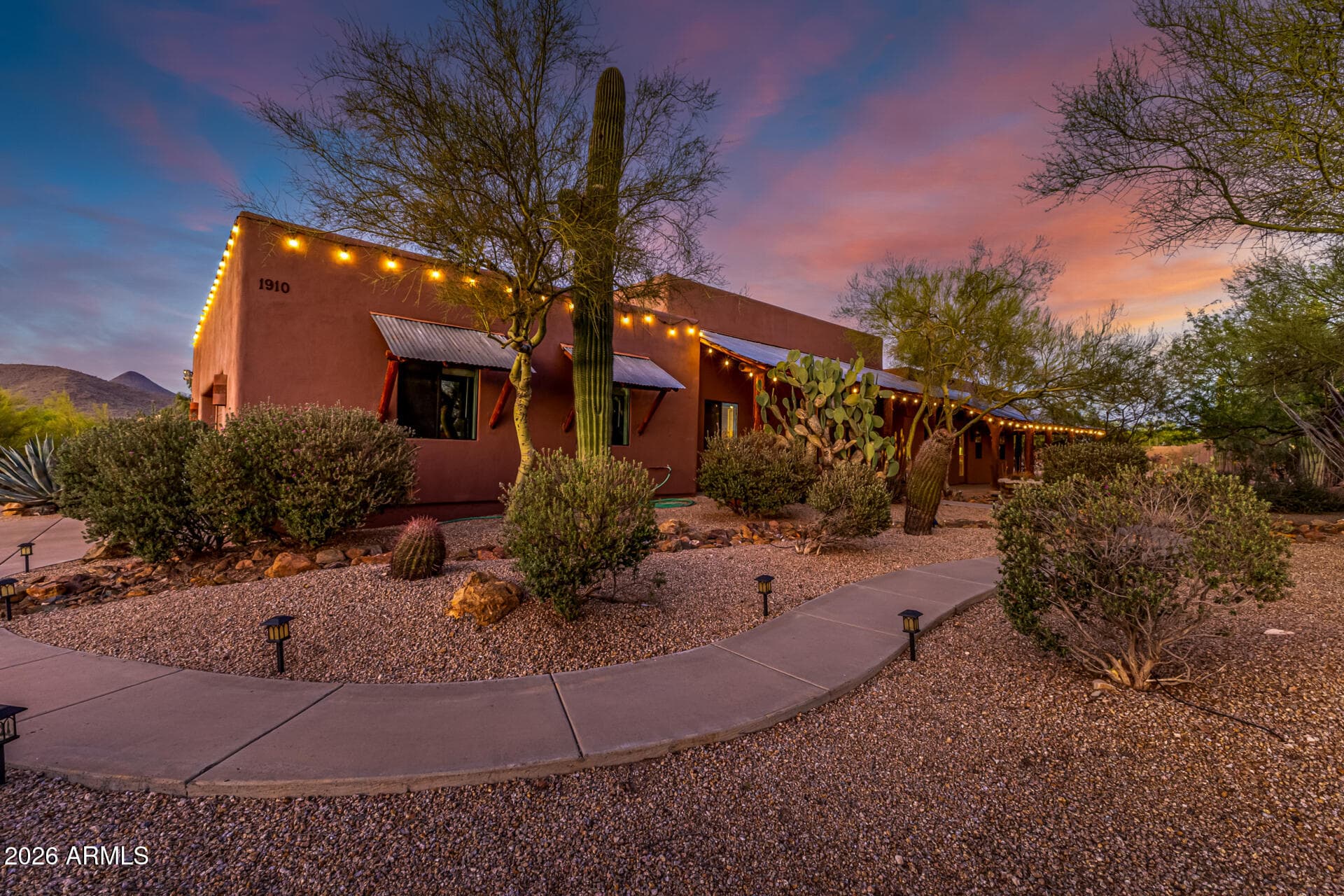 1910 E Joy Ranch Rd — photo 1