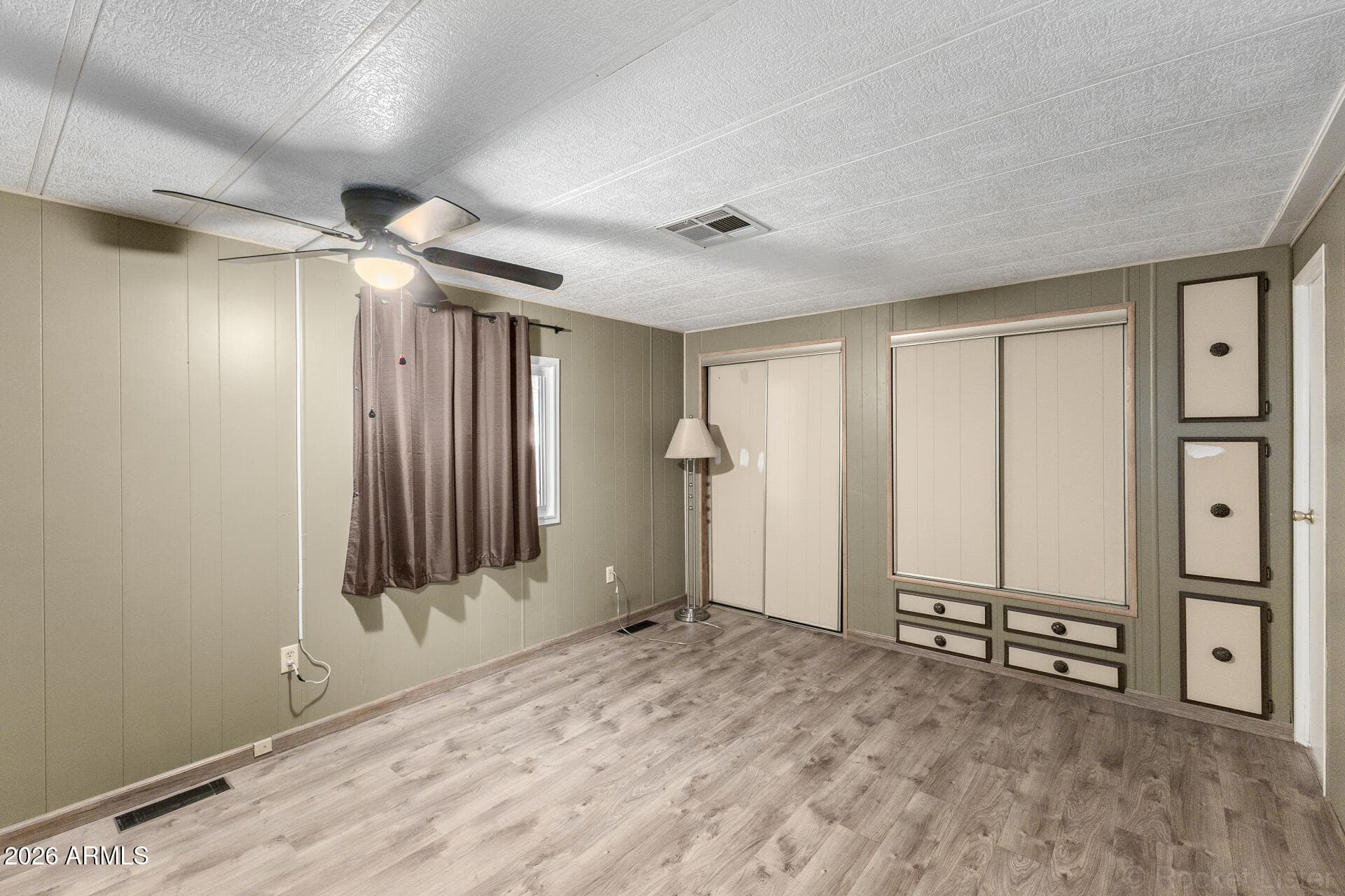 4065 E UNIVERSITY DR - See more photos