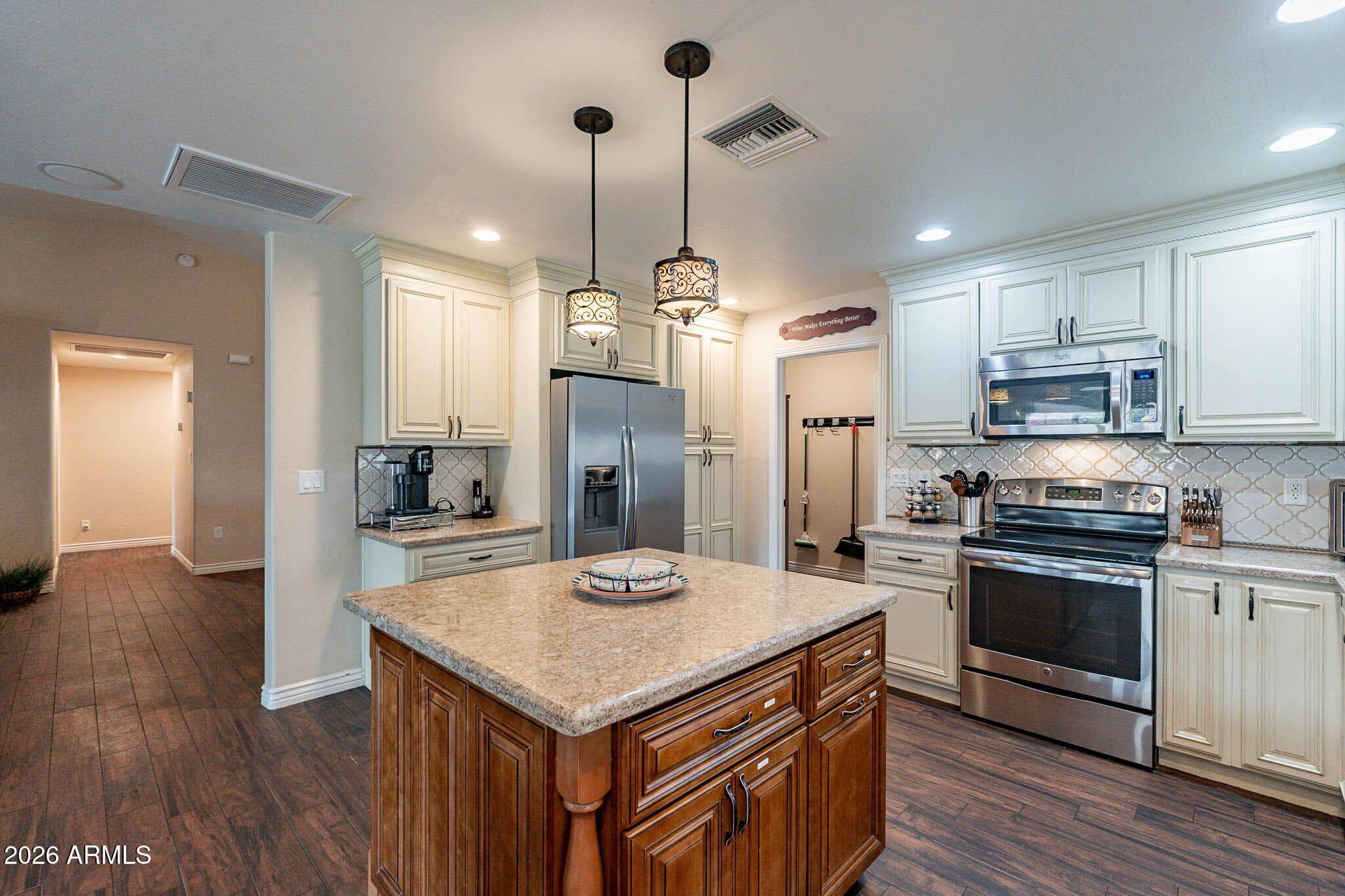 6815 E Phelps Rd — photo 2