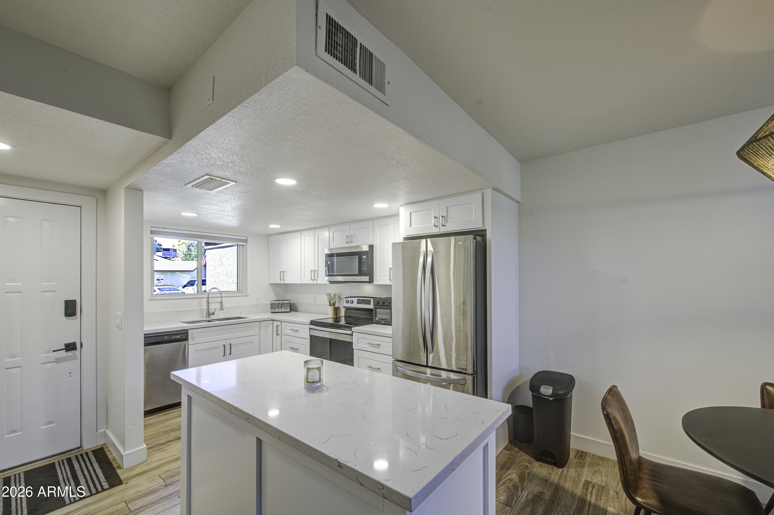 13237 N 25th Dr — photo 1