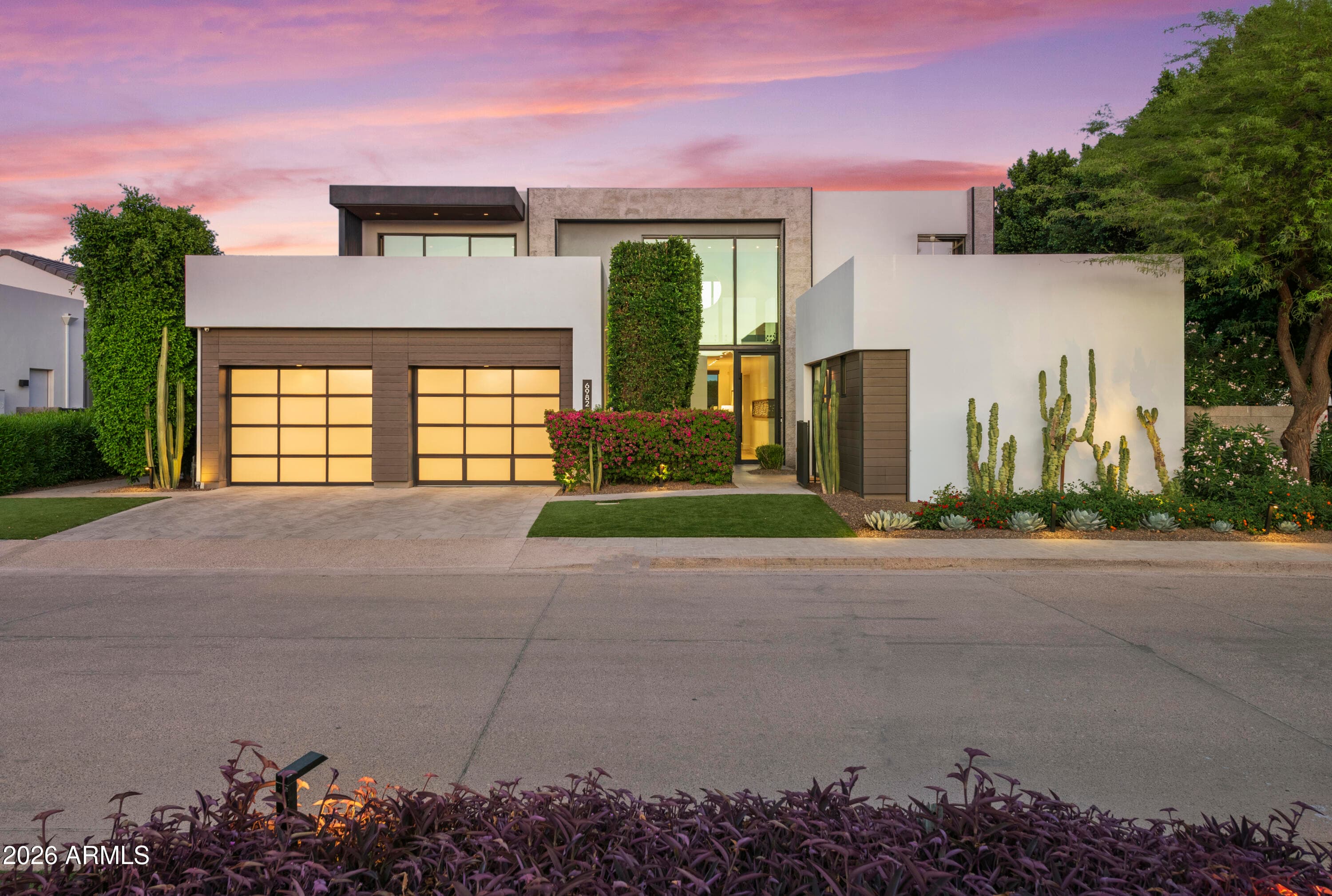 6982 E Joshua Tree Ln — photo 2