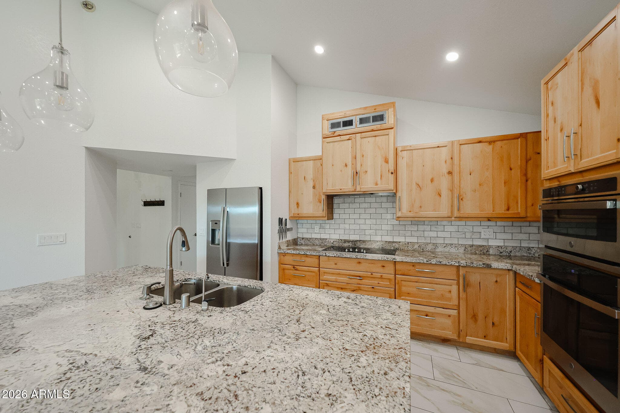 1646 N Comanche Dr — photo 2