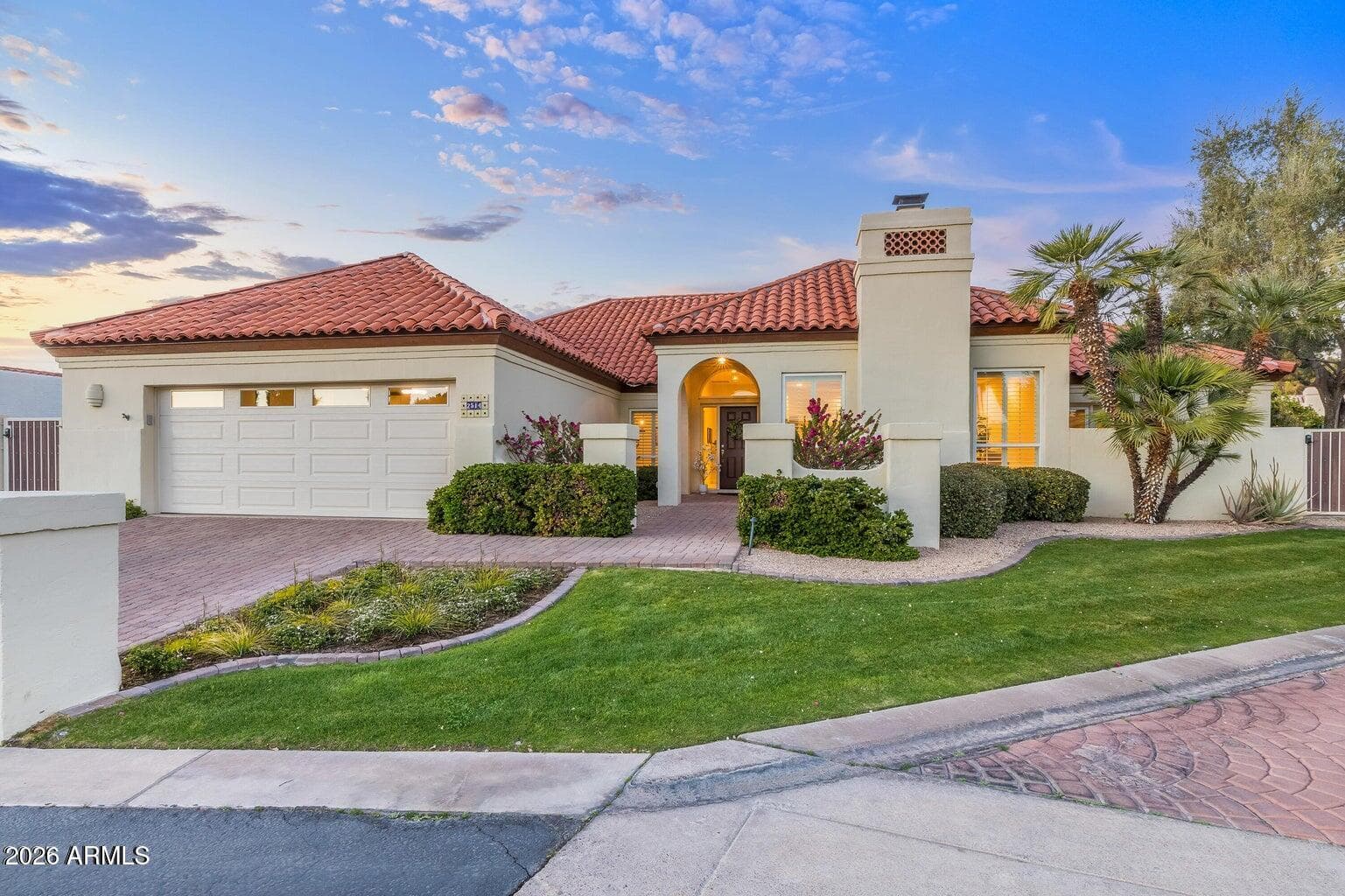 2514 E Montebello Ave — photo 1