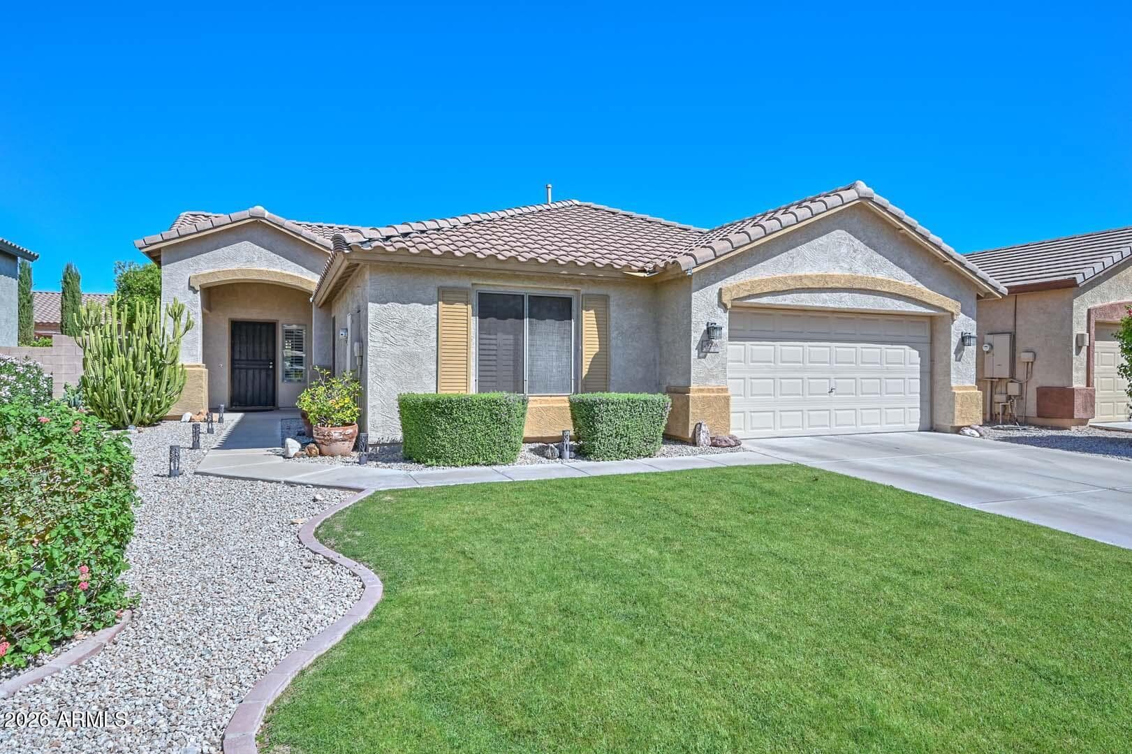 9206 W Lone Cactus Dr — photo 1