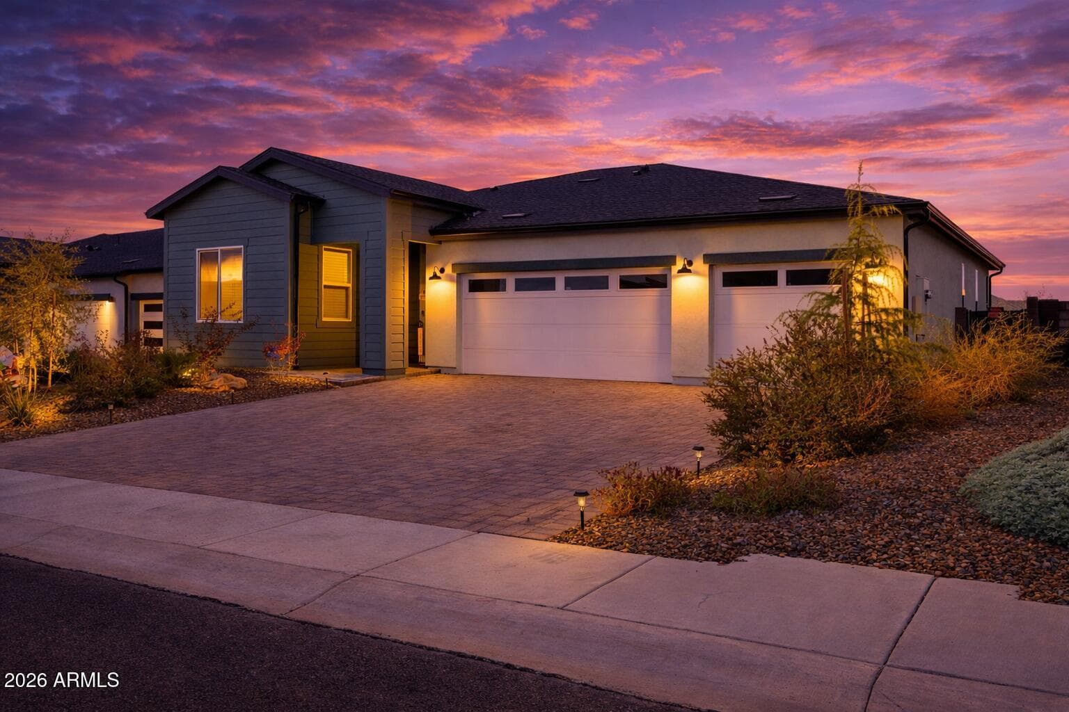 7615 E Louie Ln — photo 1