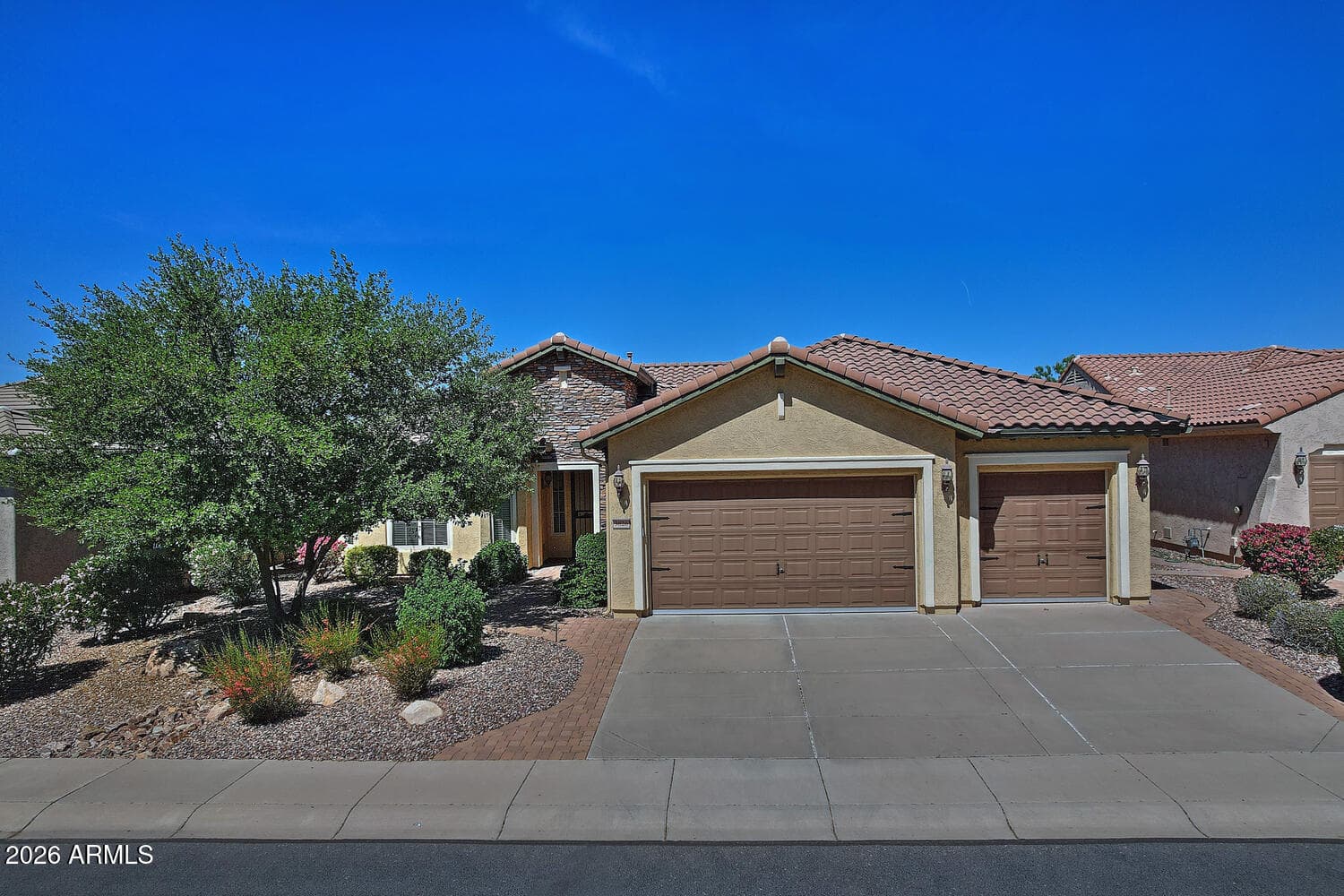 3826 N Monument Dr — photo 1