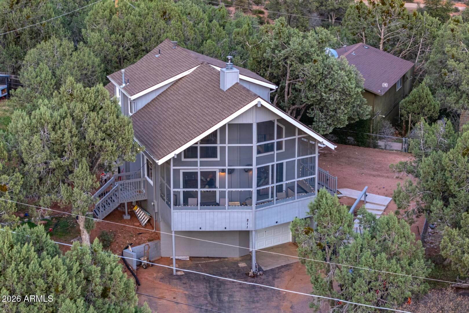 211 N Helen Dr — photo 2