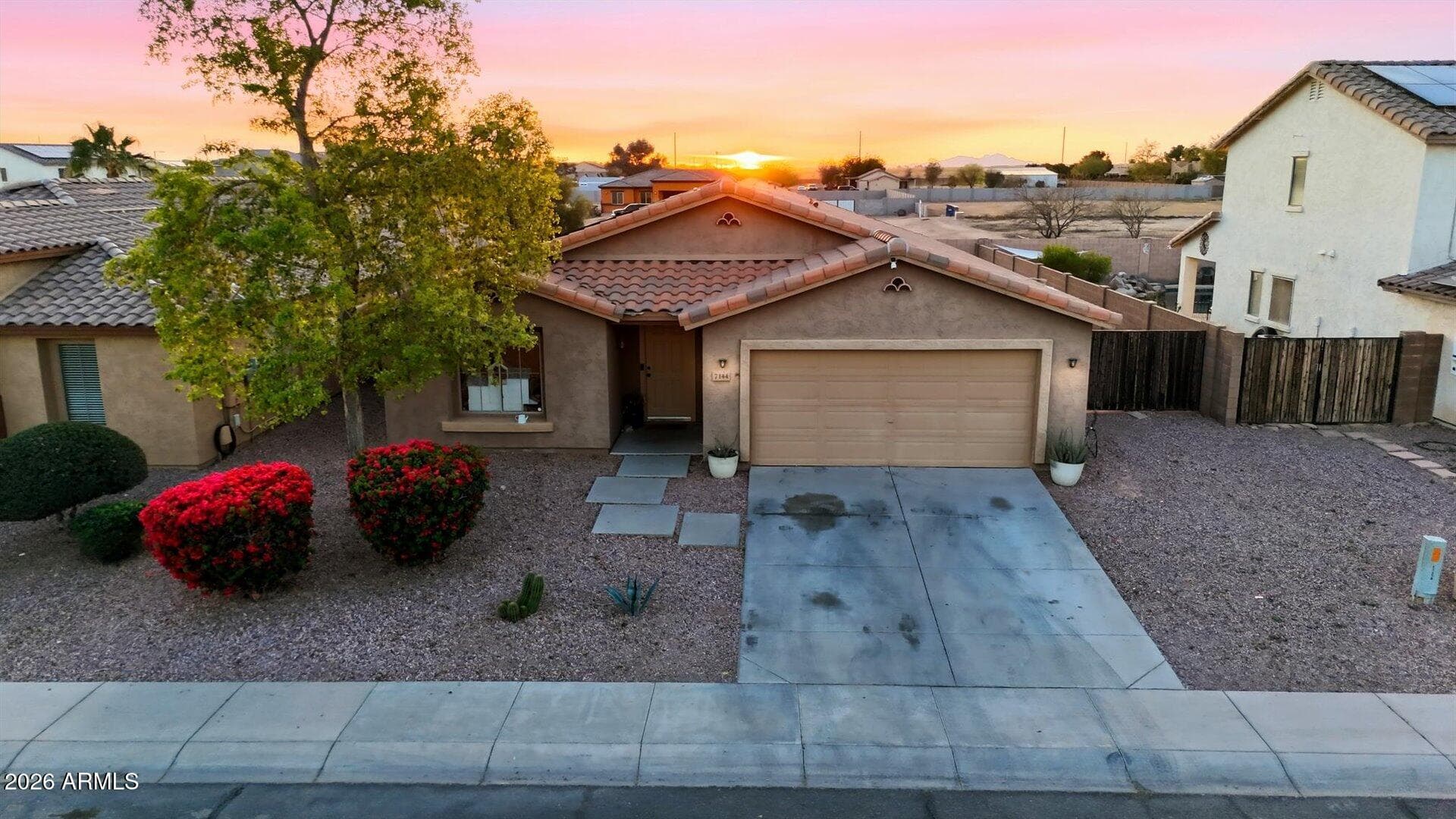7144 S SKYLARK LN - Photo 1