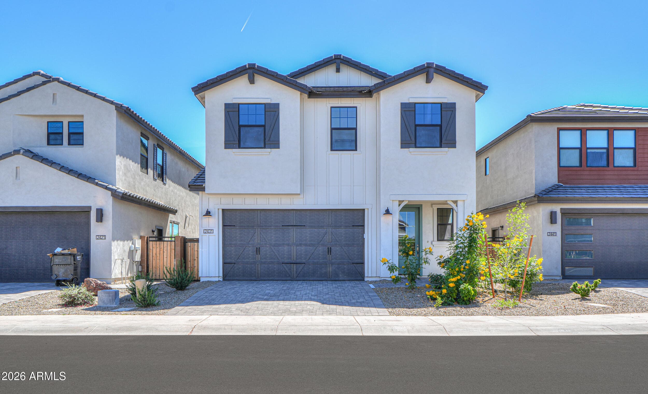 2431 W Los Arboles Pl — photo 1
