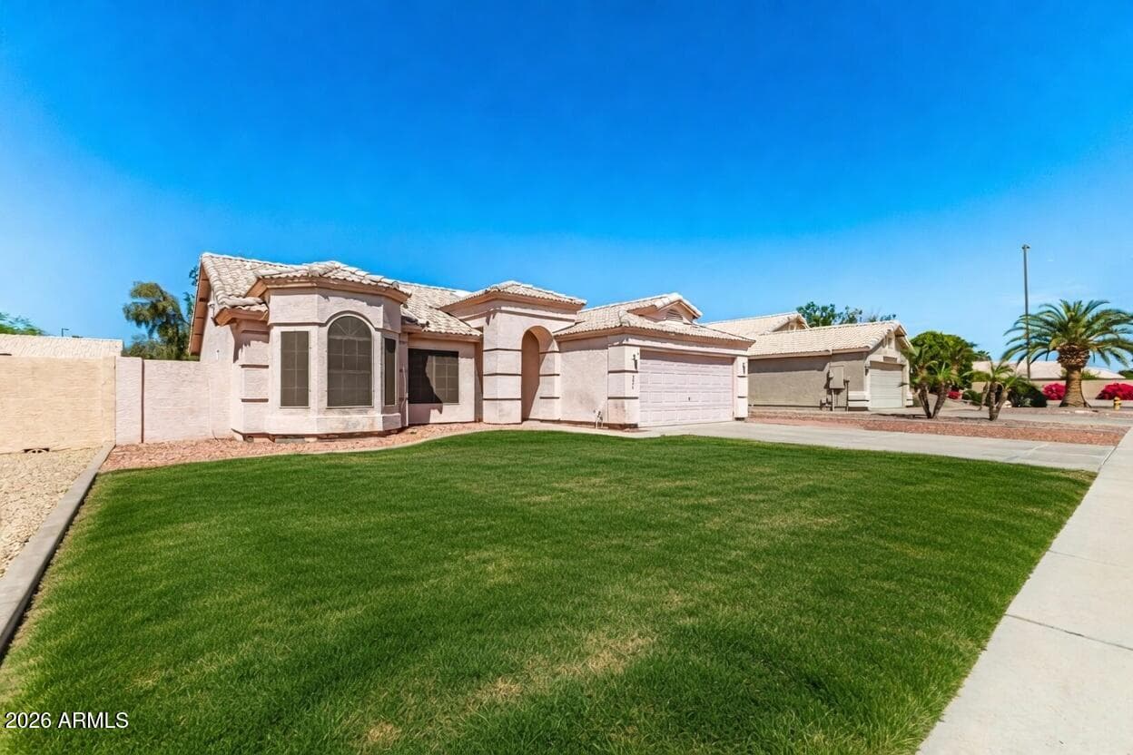 226 W Gail Dr — photo 1