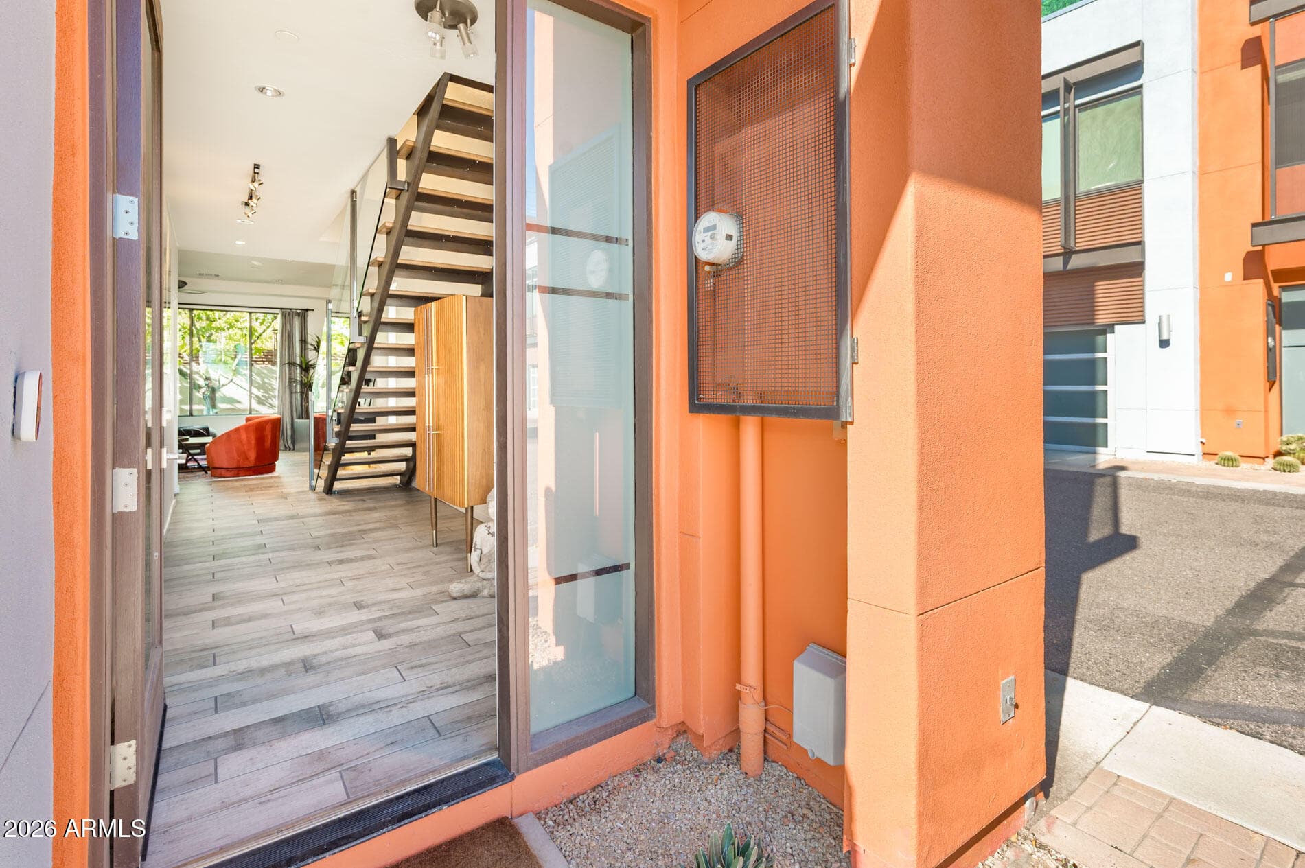 4416 N 27th Way — photo 2