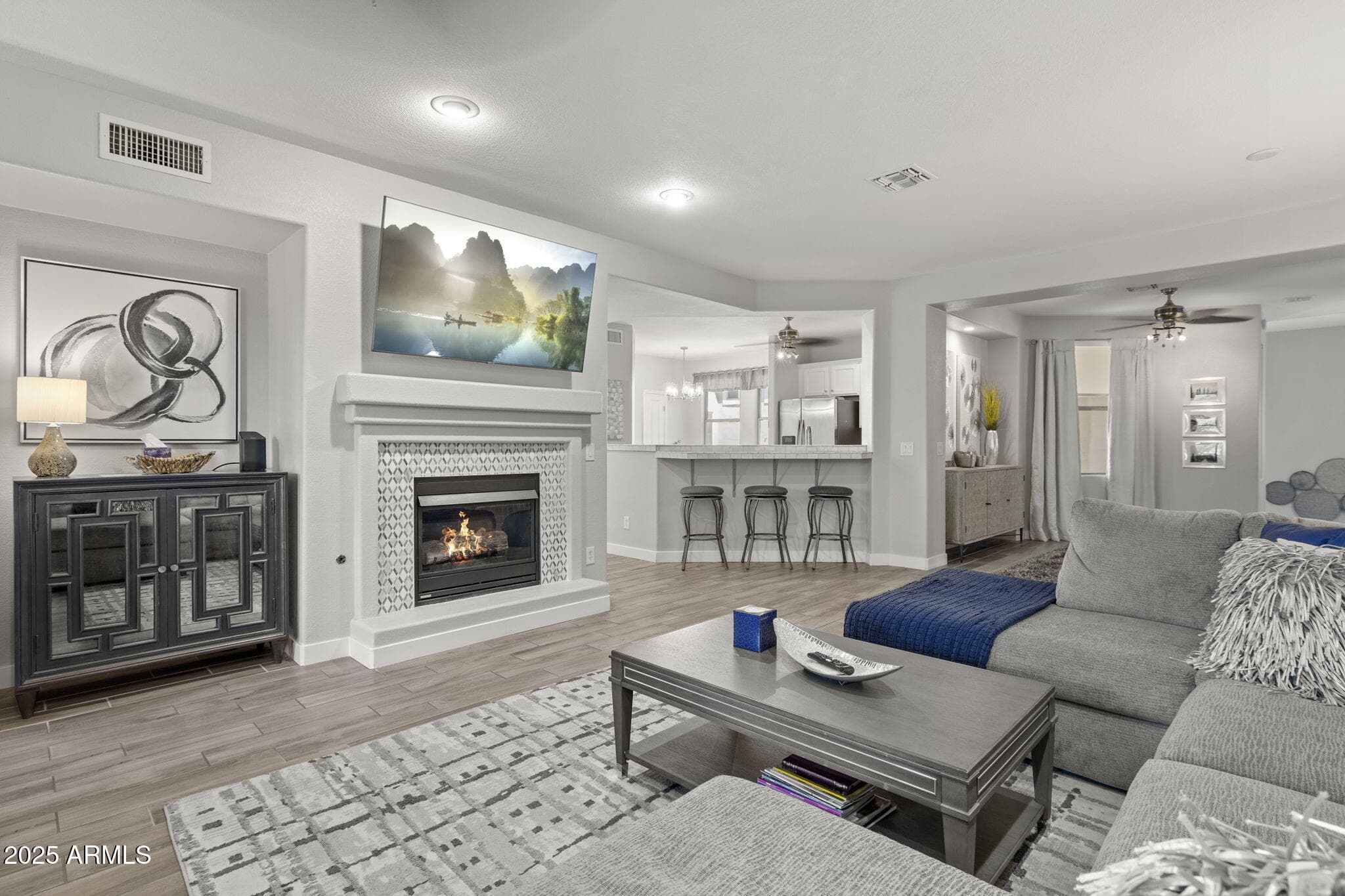 15221 N Clubgate Dr 2028 — photo 1