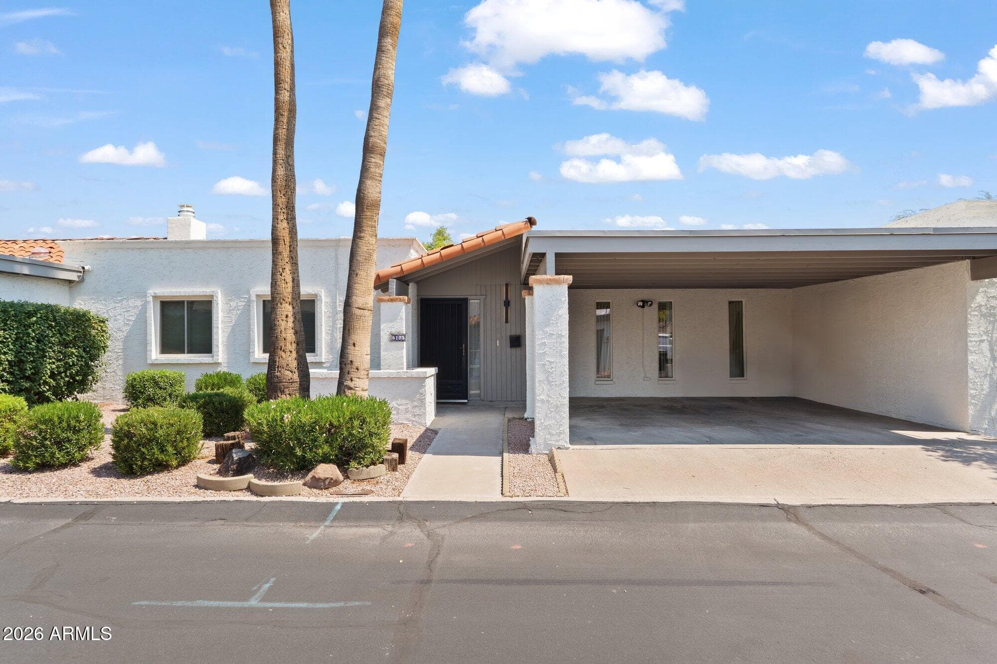6105 N 12th Way — photo 1