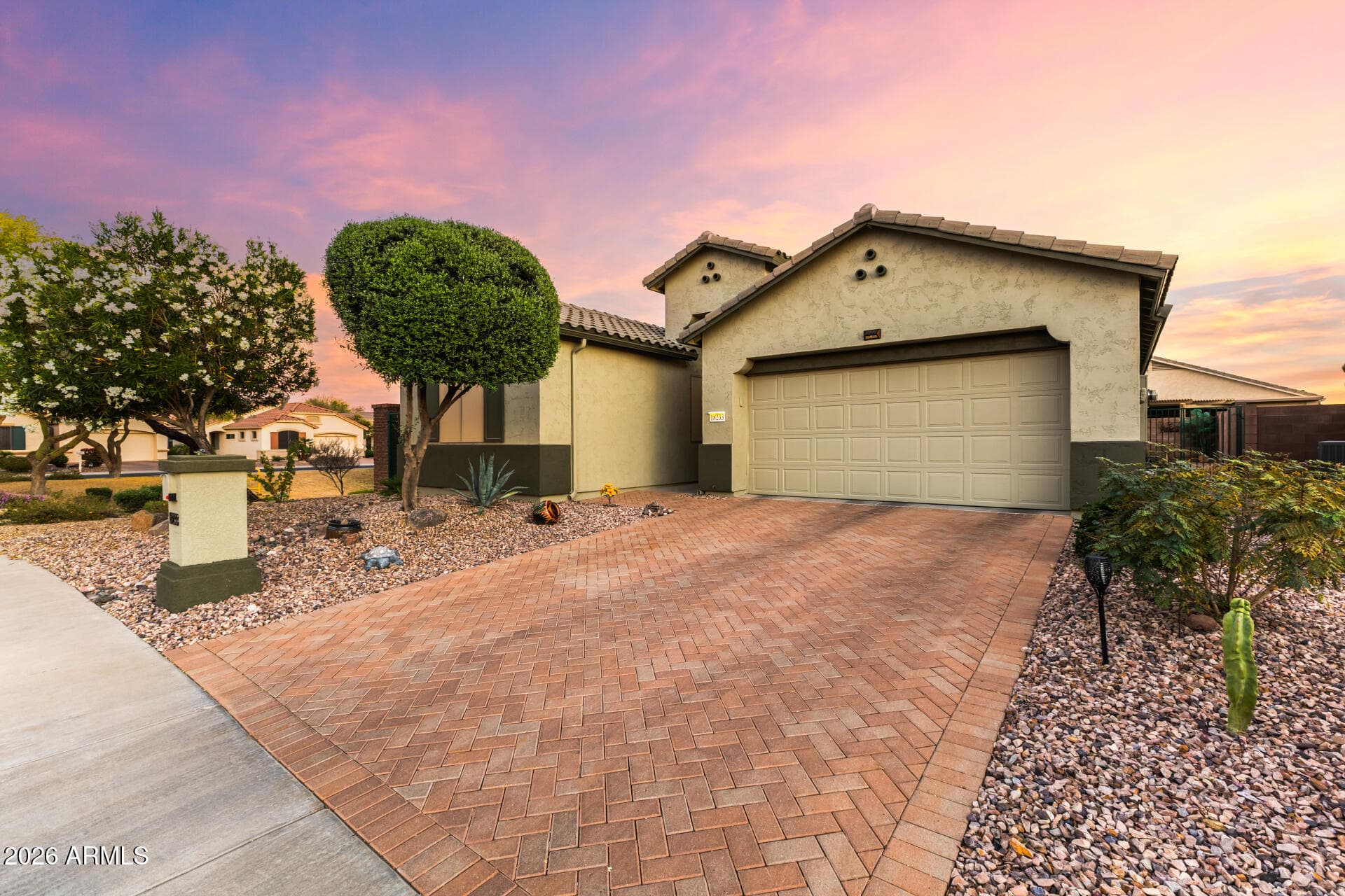 18233 W Addie Ln — photo 2