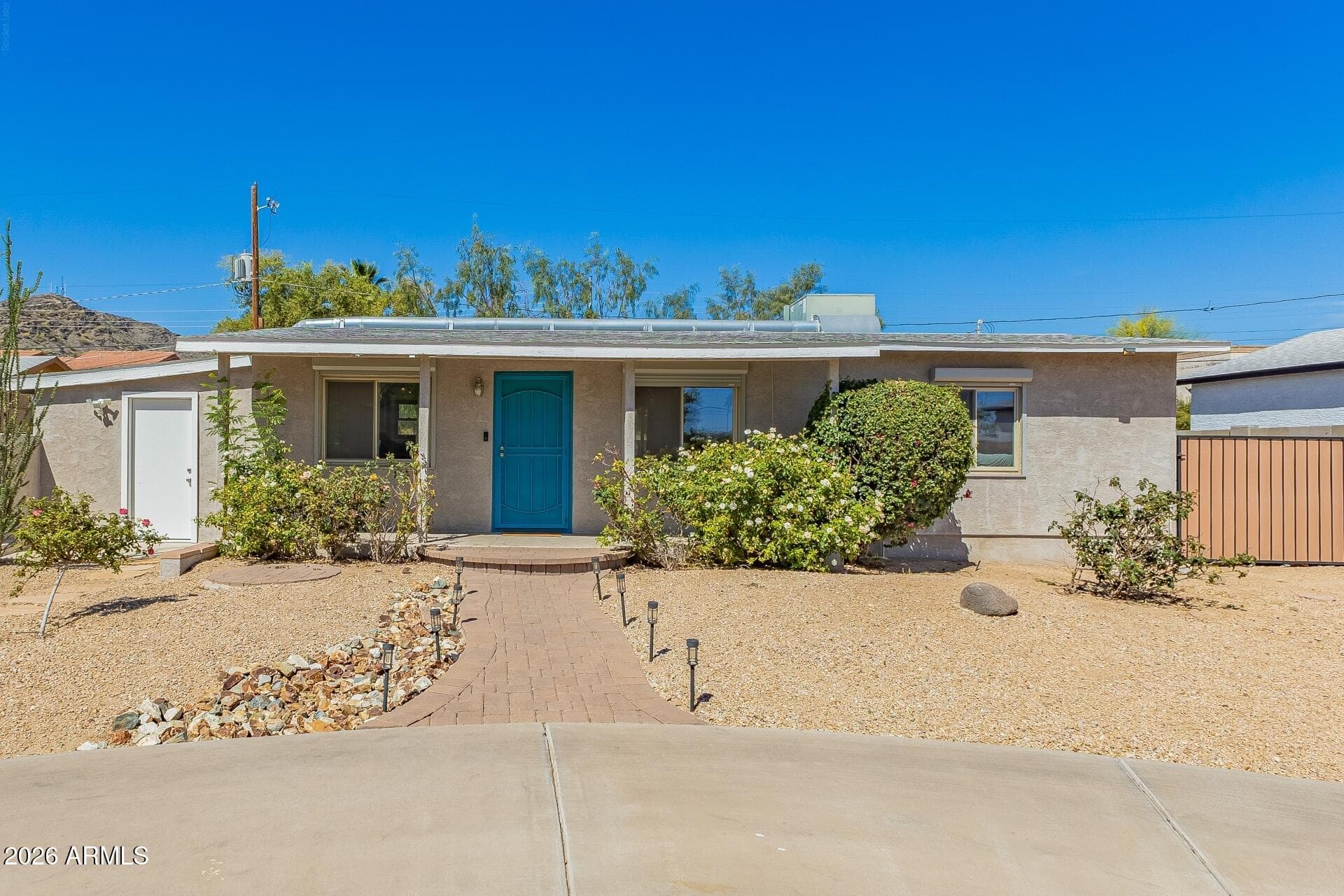 720 E Carol Ave — photo 1