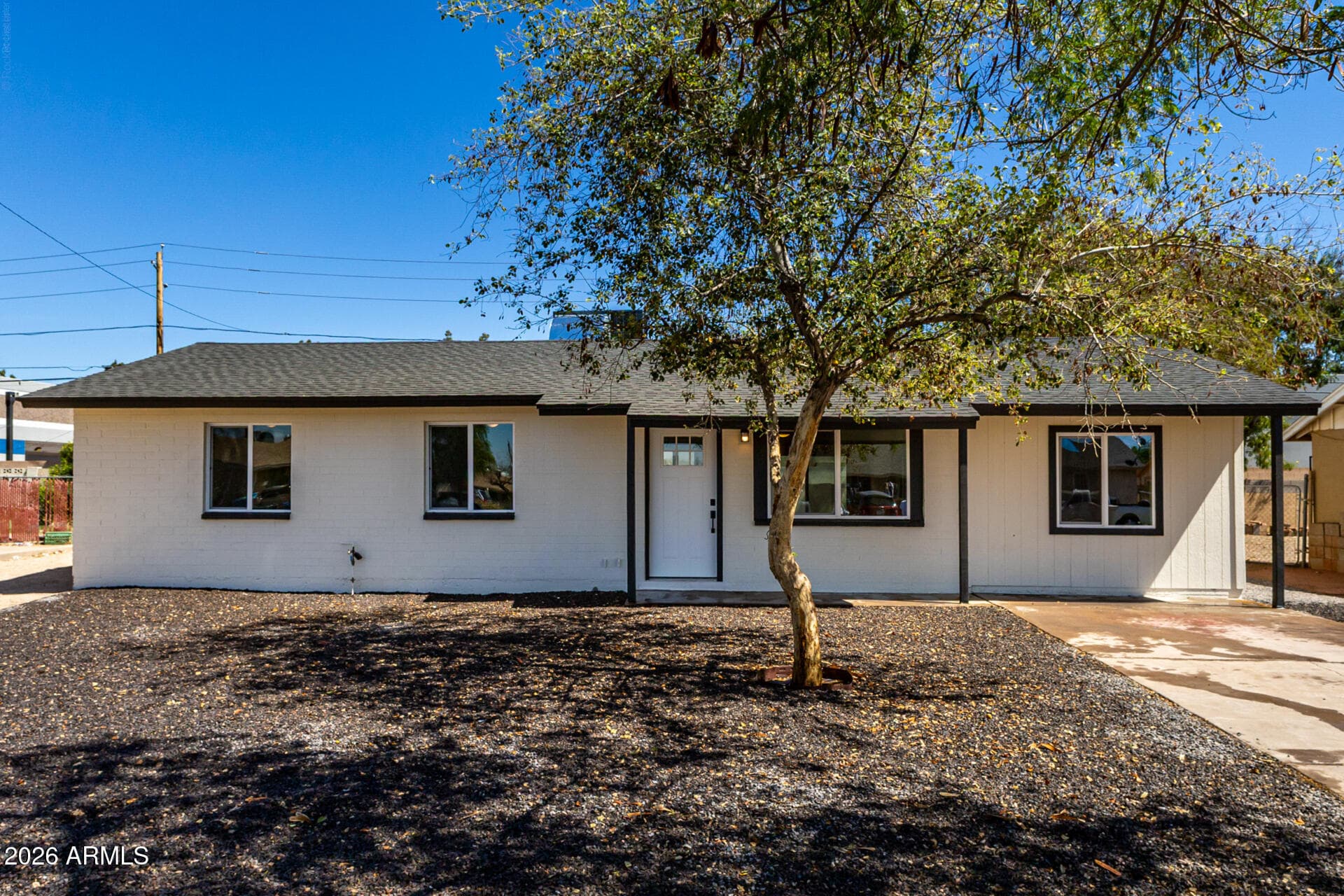 3121 N 35th Dr — photo 2