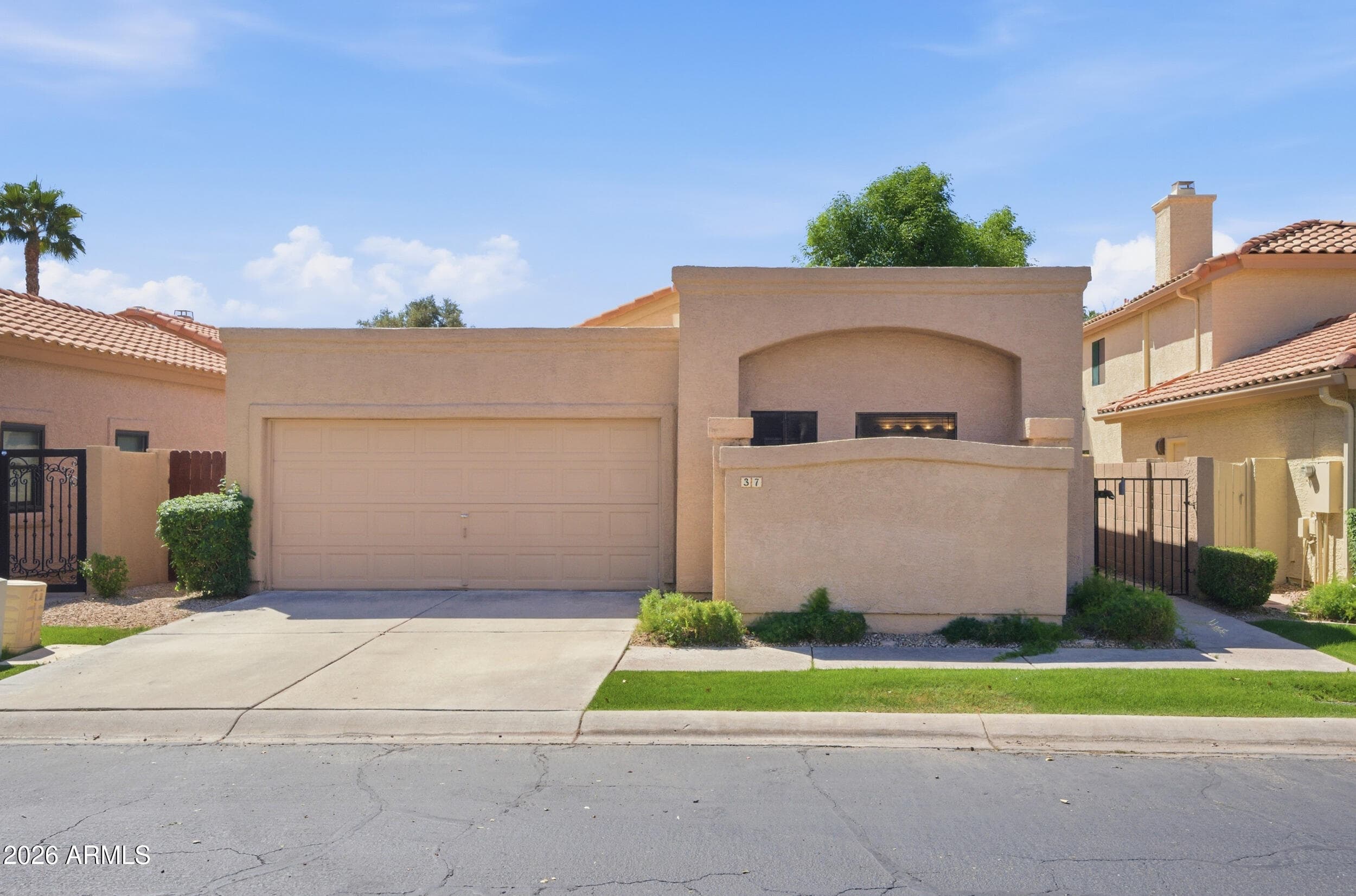 37 E Greentree Dr — photo 1