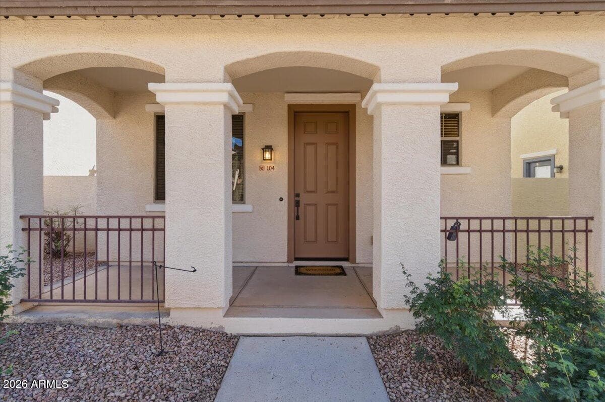 104 E Palomino Dr — photo 2