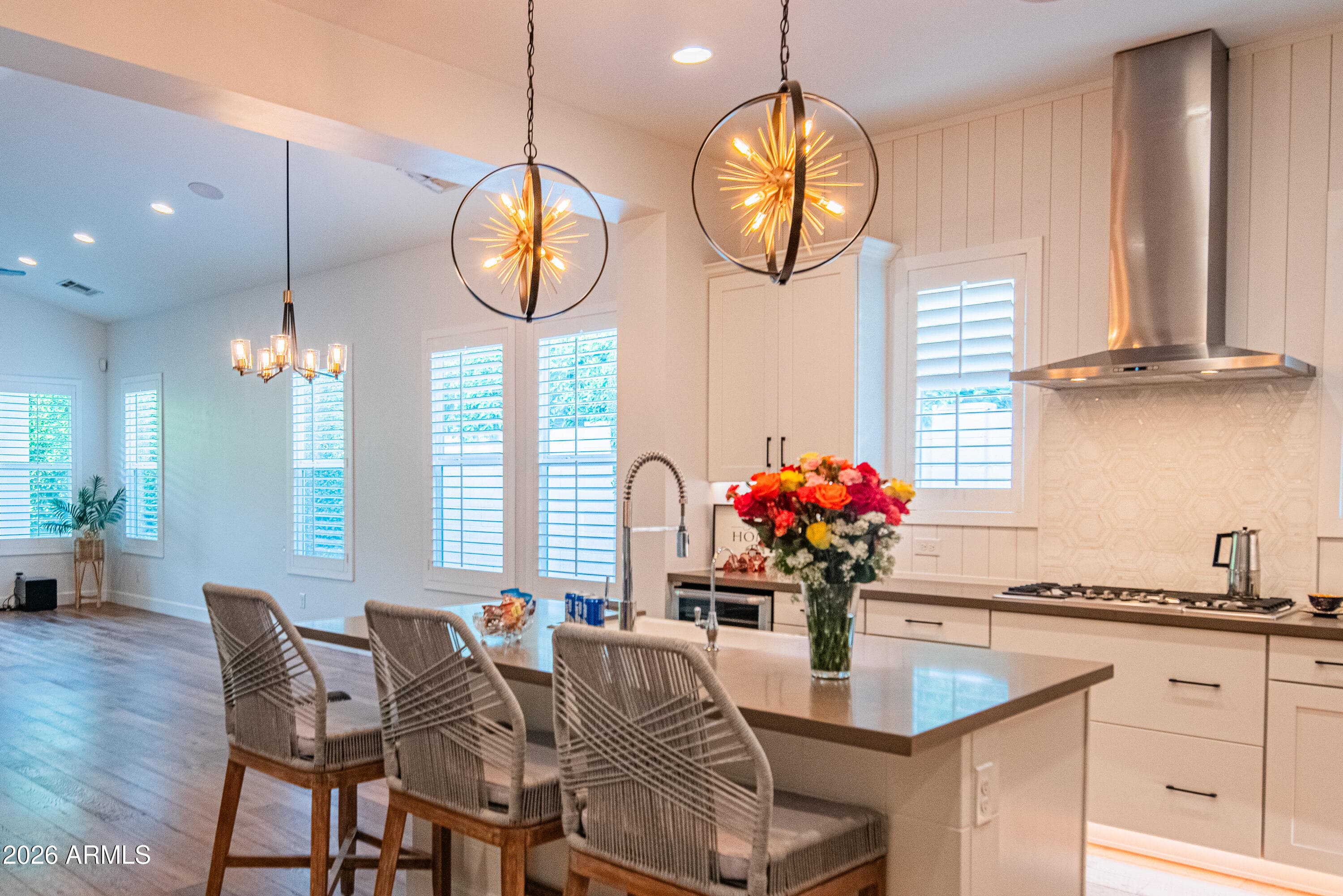 3850 E Crittenden Ln — photo 2