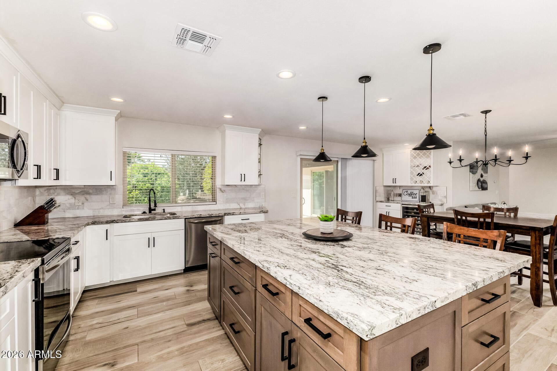 10914 W Saratoga Circle — photo 2
