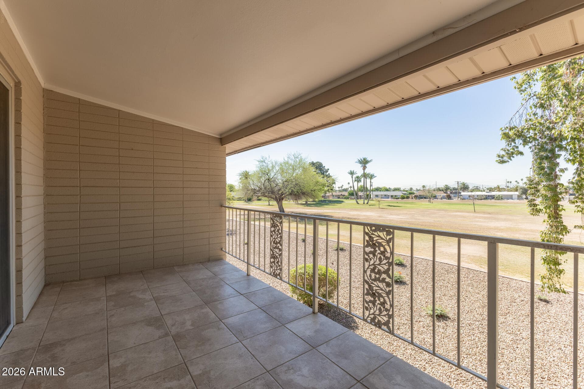 10847 N Fairway E Ct 10847 — photo 2
