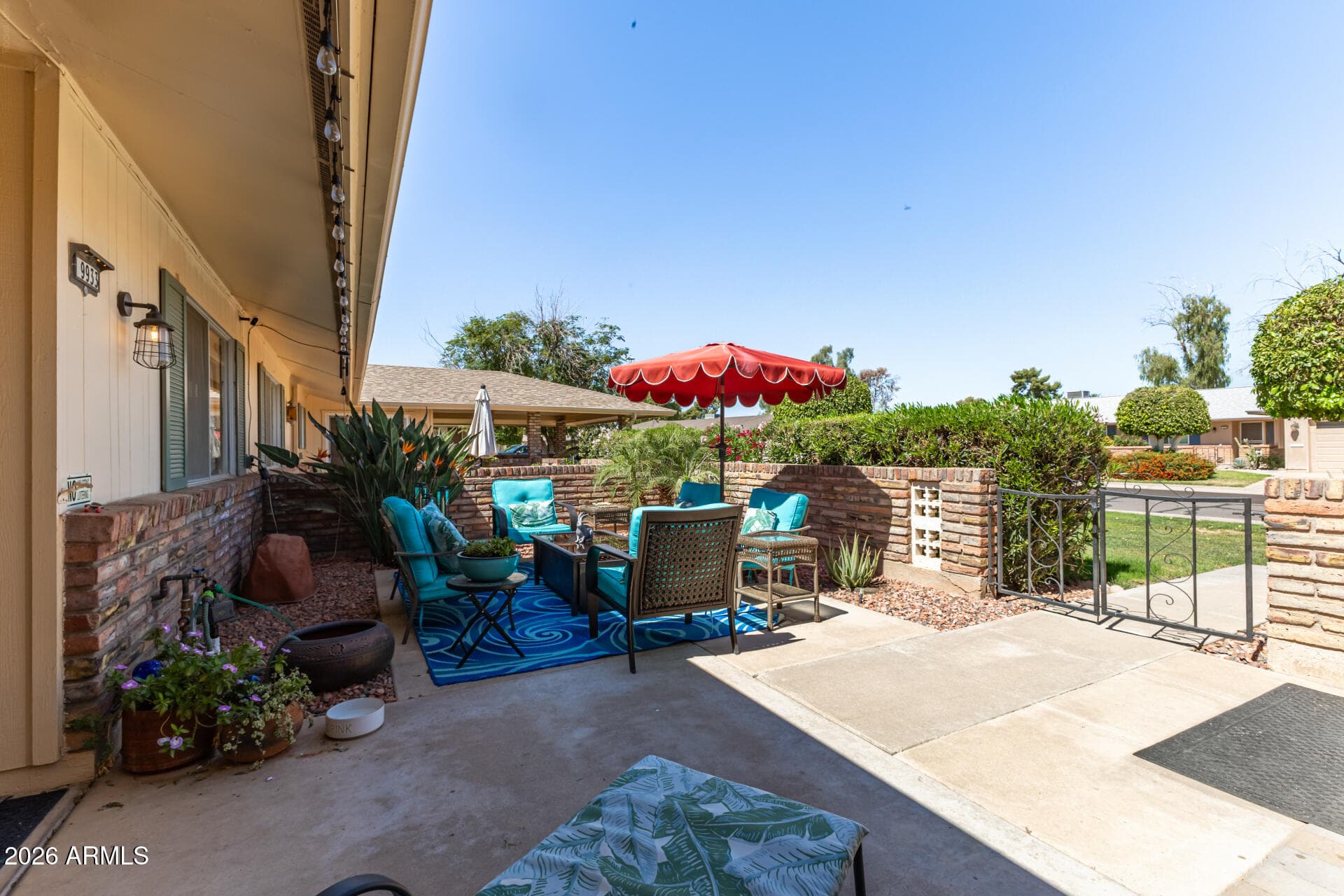 9933 W MOUNTAIN VIEW RD - Photo 3