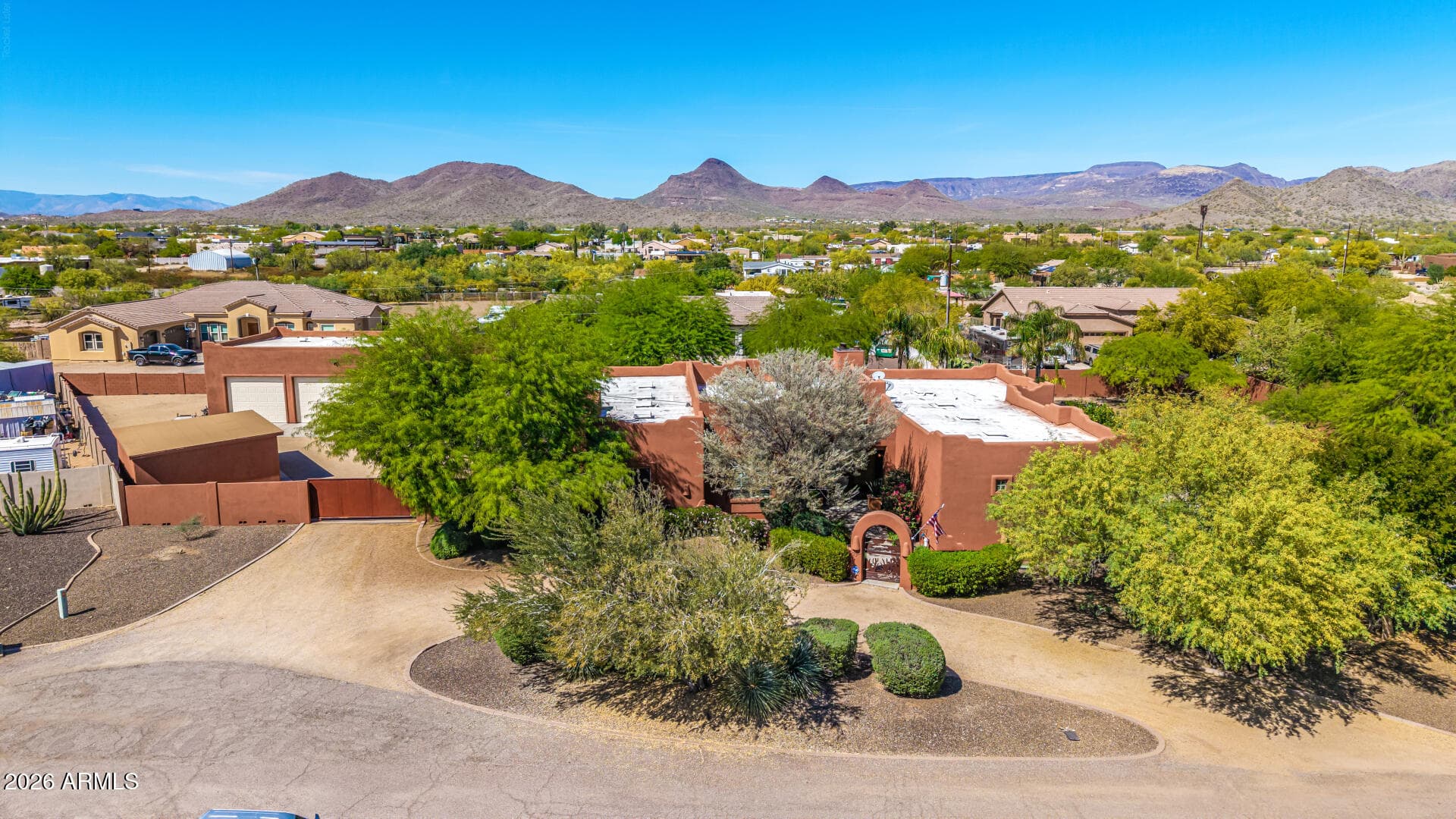 2324 E La Verna Way — photo 1