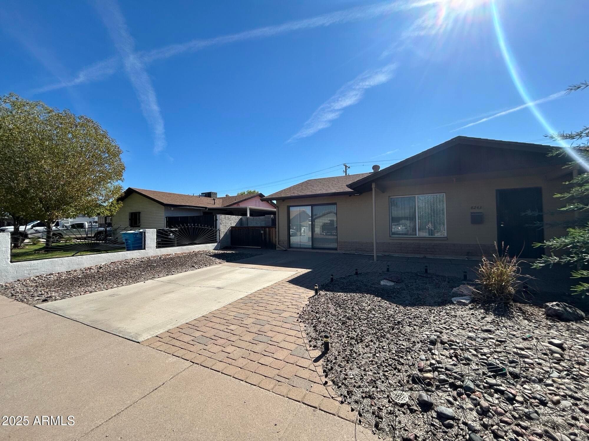 8243 W Piccadilly Rd — photo 1