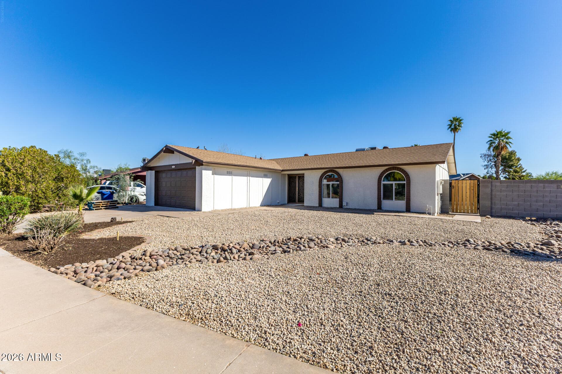 402 W El Prado Rd — photo 2