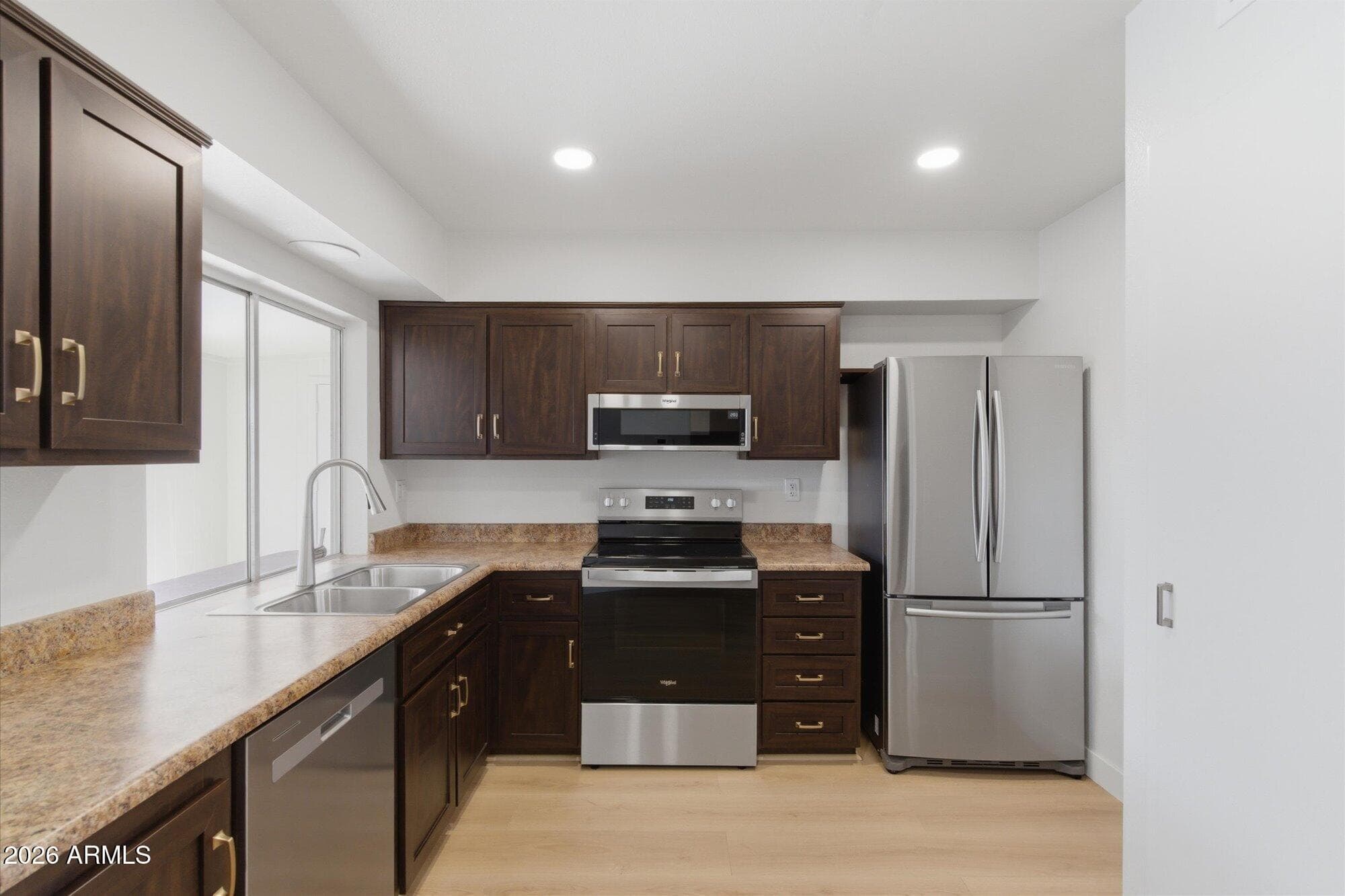 10917 W Thunderbird Blvd — photo 2