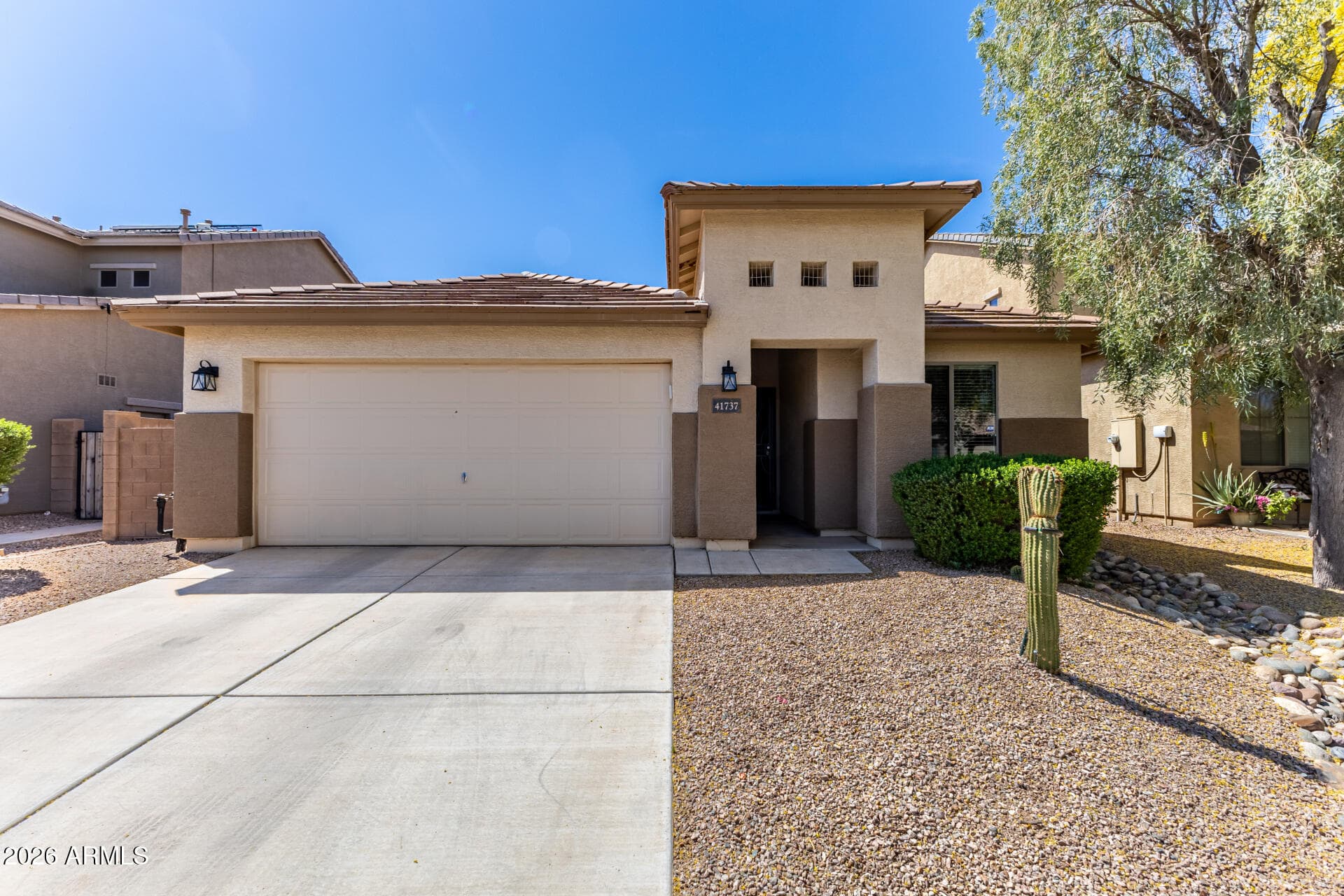 41737 W Somerset Dr — photo 1
