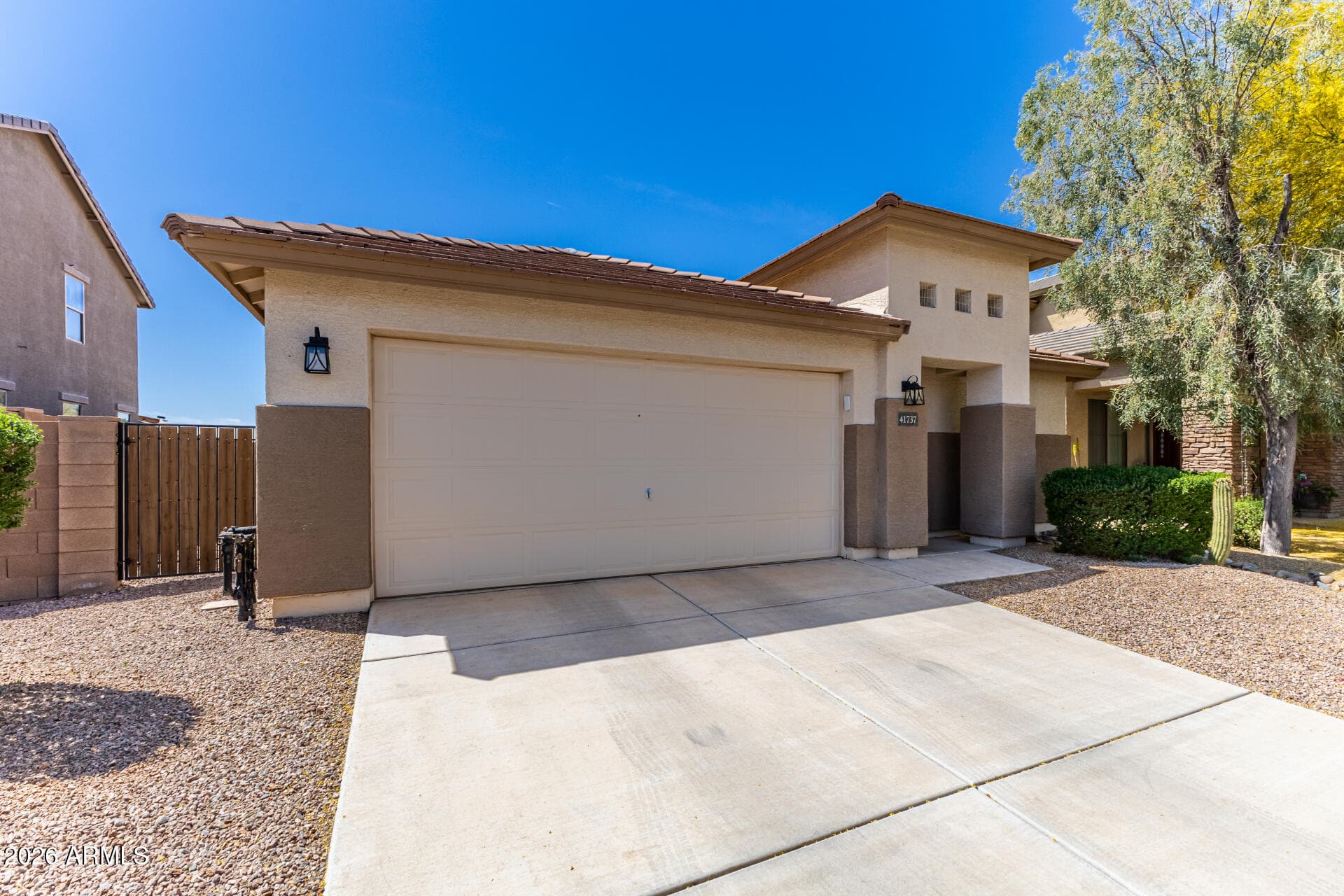 41737 W Somerset Dr — photo 2