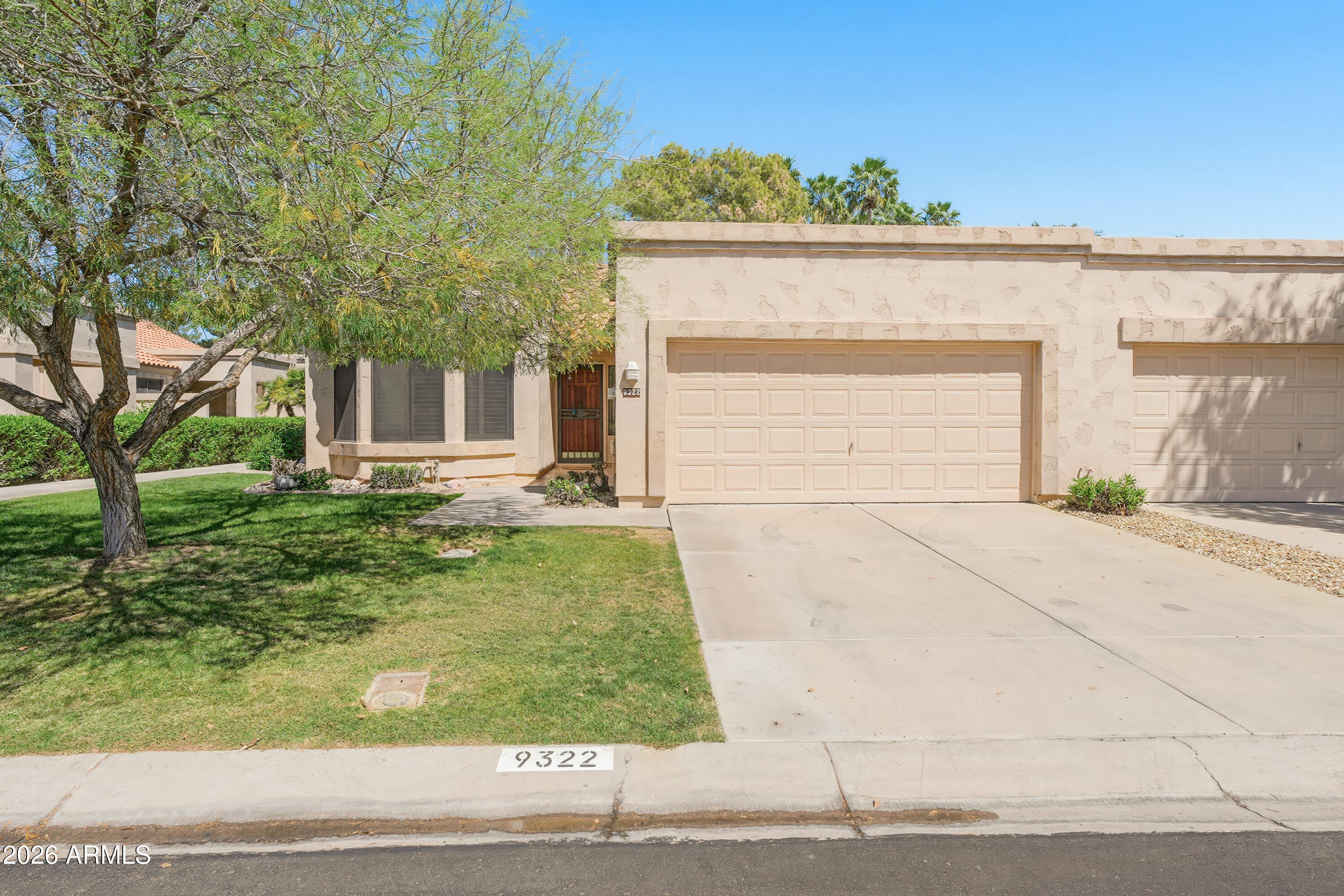 9322 W Topeka Dr — photo 1