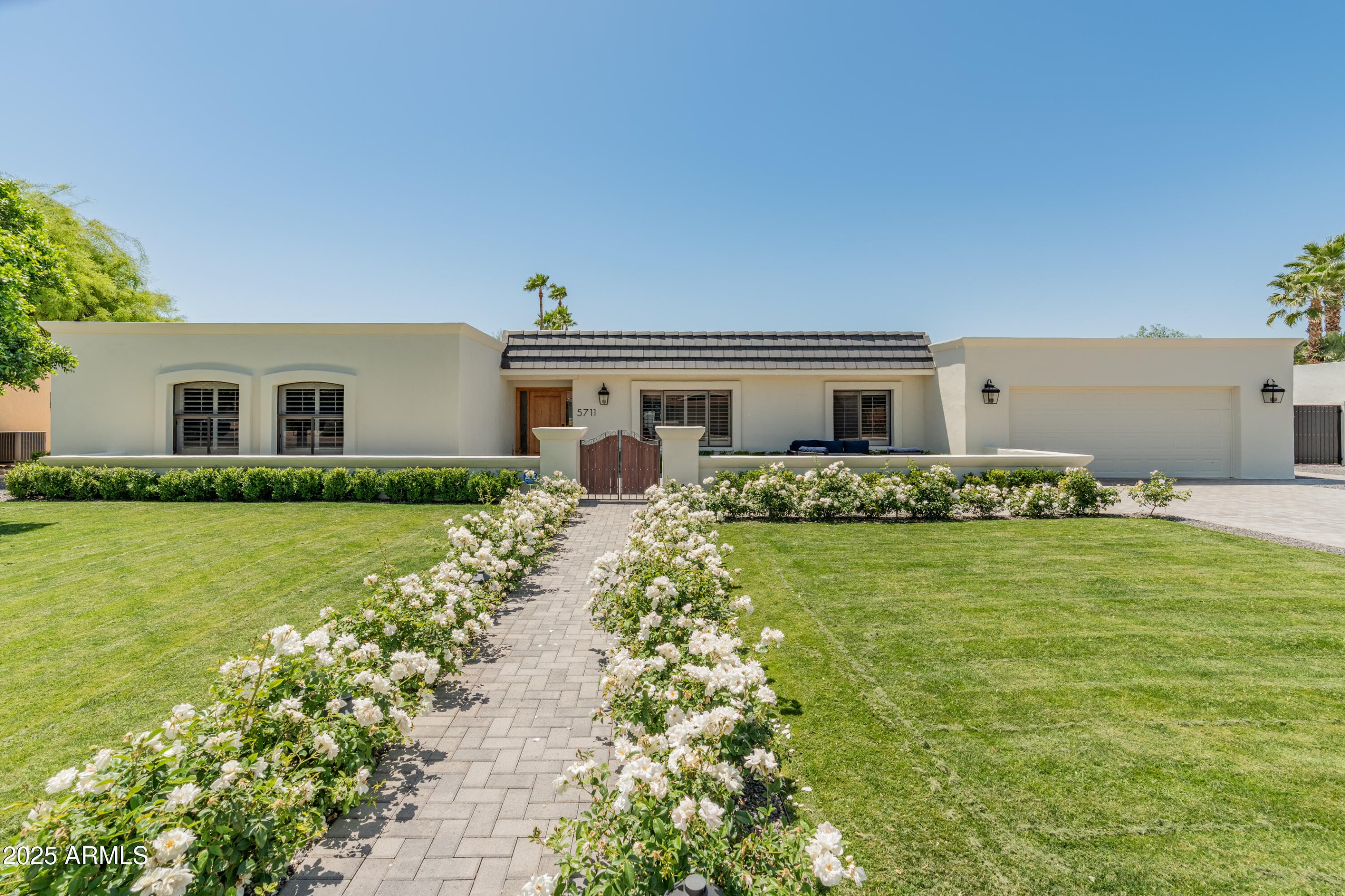 5711 E Corrine Dr — photo 1
