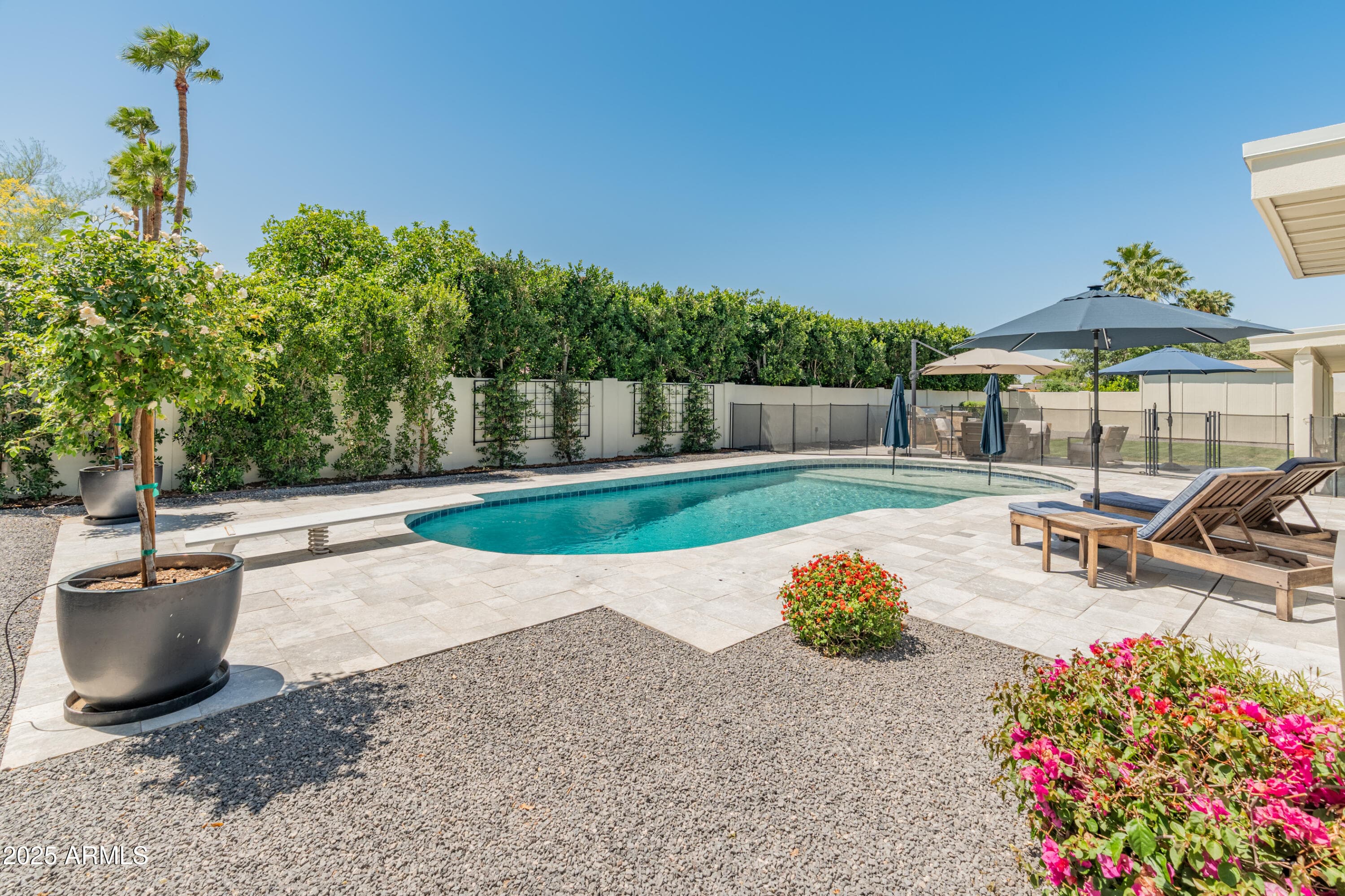 5711 E Corrine Dr — photo 2