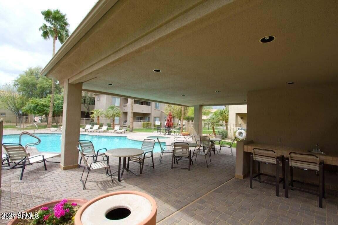 7401 W Arrowhead Clubhouse Dr 1023 — photo 32