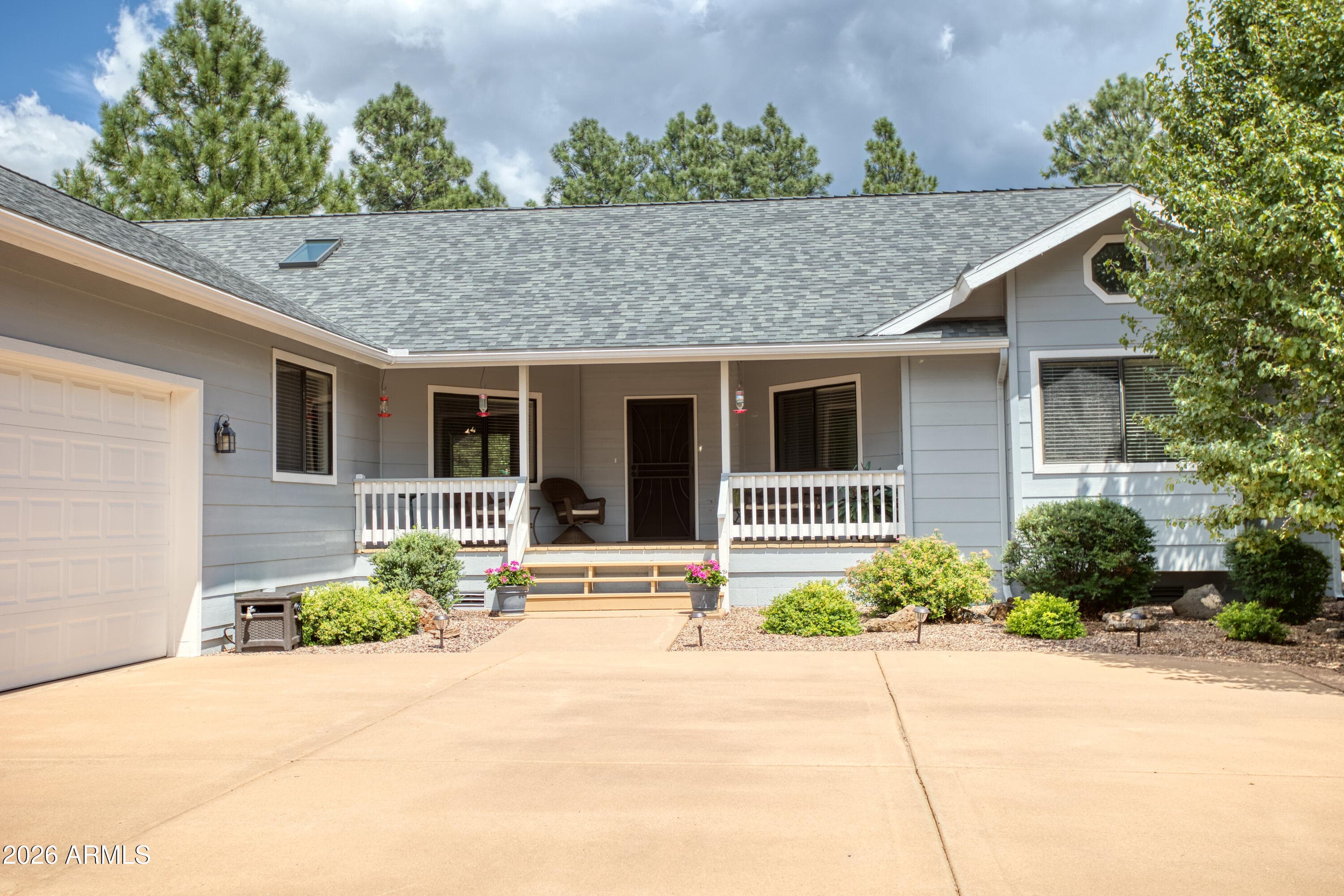 955 Rainbow View Dr — photo 1