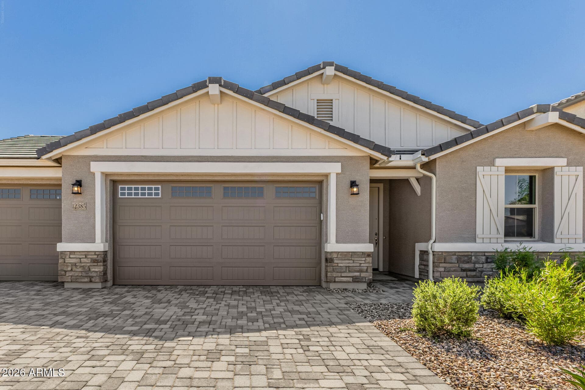 12385 W Parkway Ln — photo 1