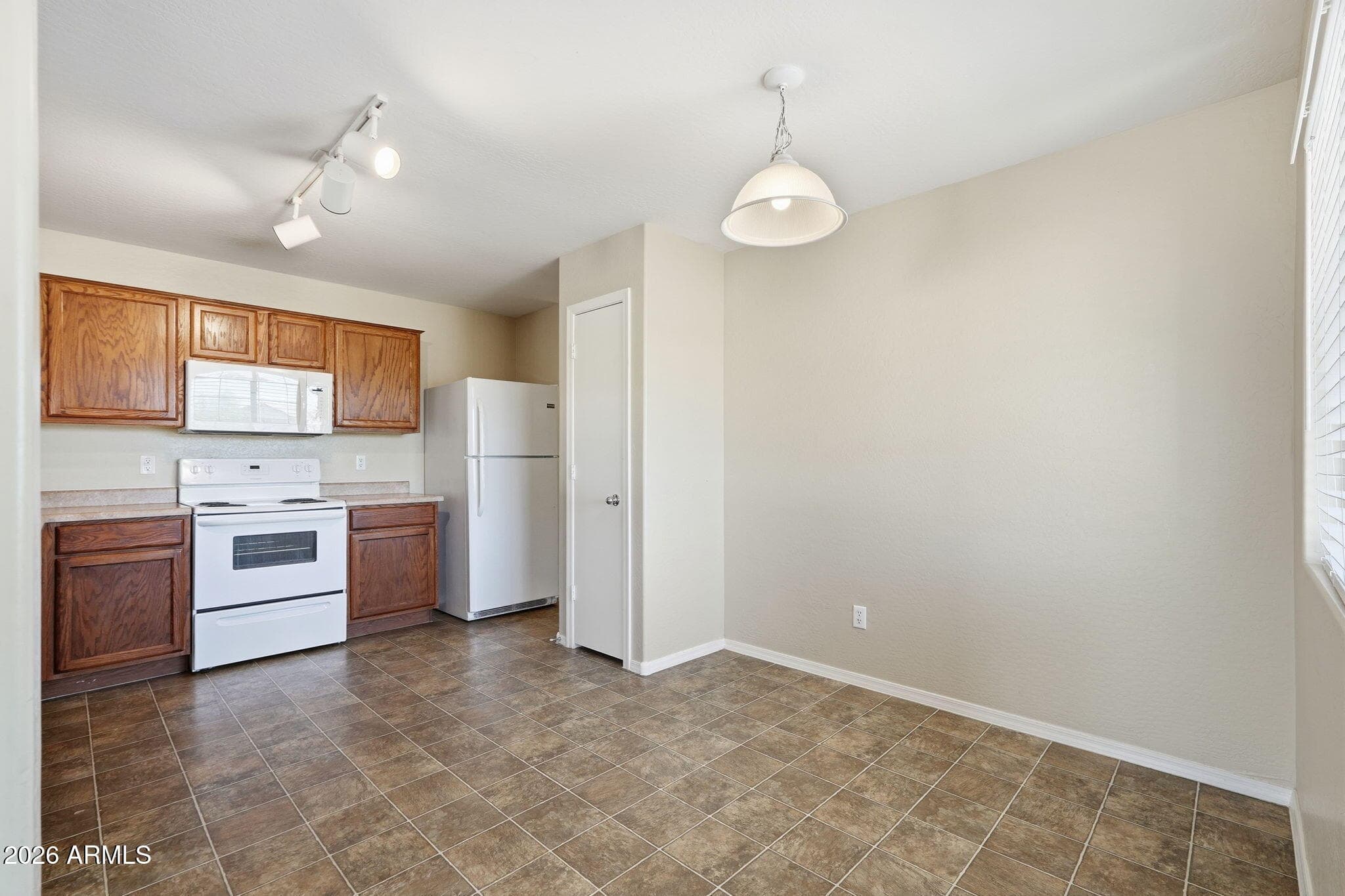 7504 S SUNRISE WAY - See more photos