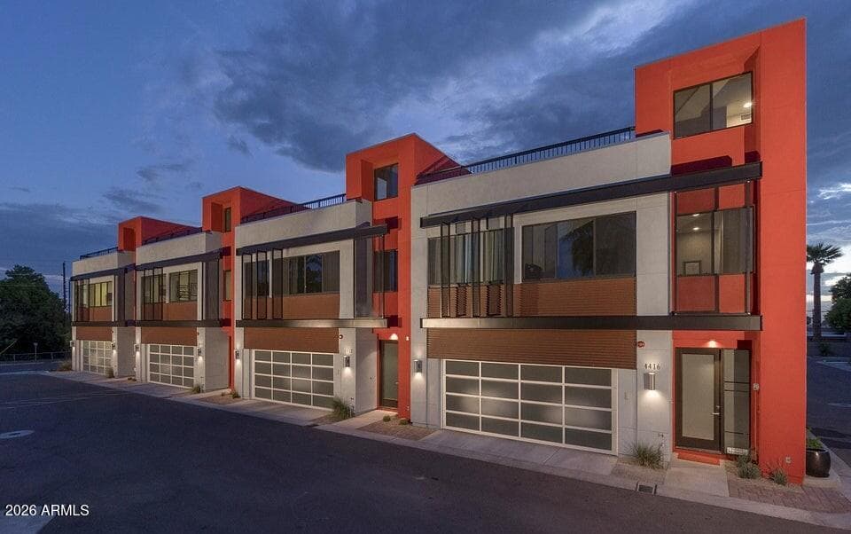 2740 E Roma Ave — photo 2