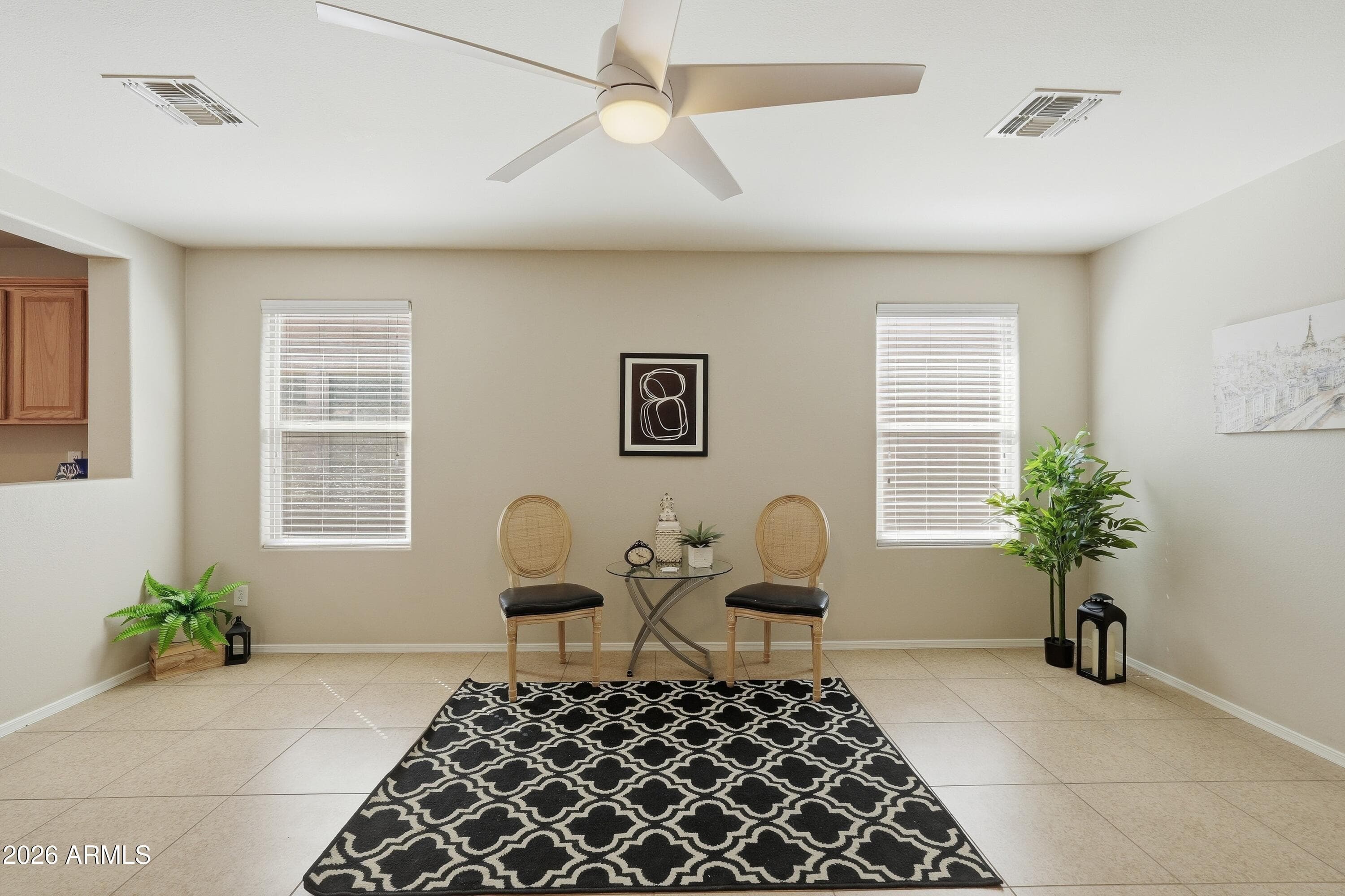 967 E Leslie Ave — photo 2