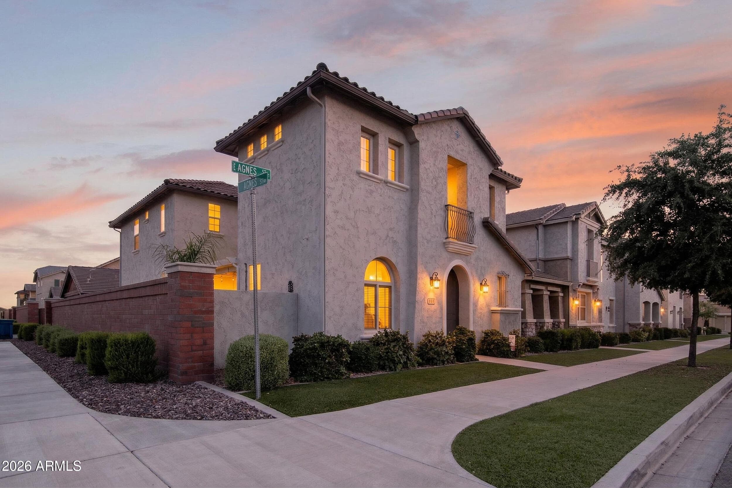 2060 S Agnes Ln — photo 1