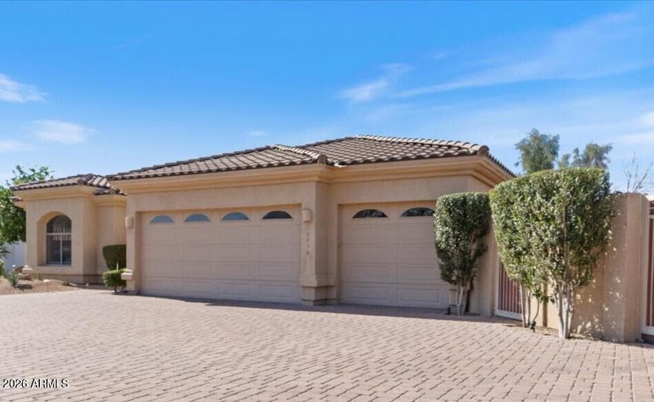 10858 N 95th Pl — photo 2