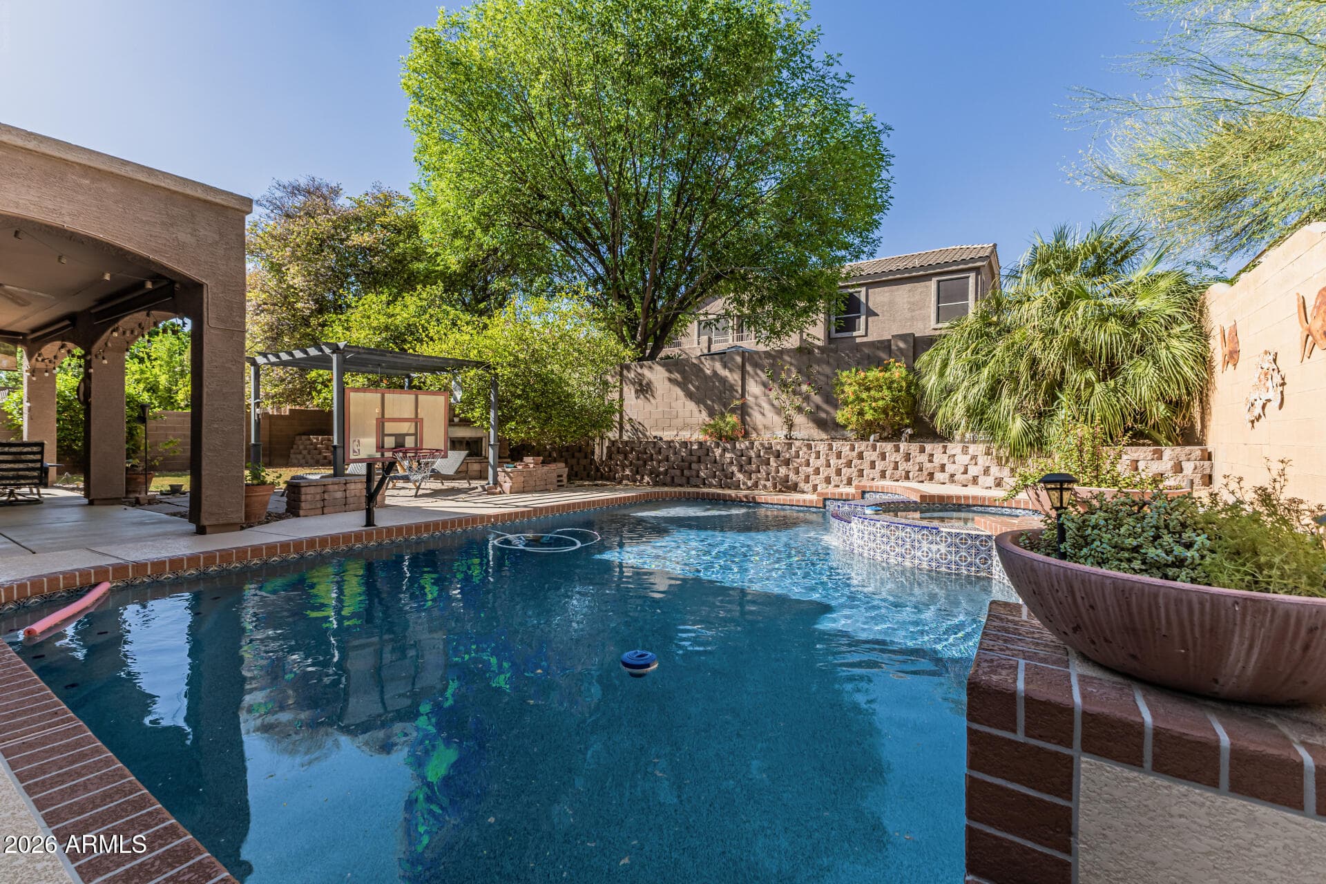 7046 W Cottontail Ln — photo 2