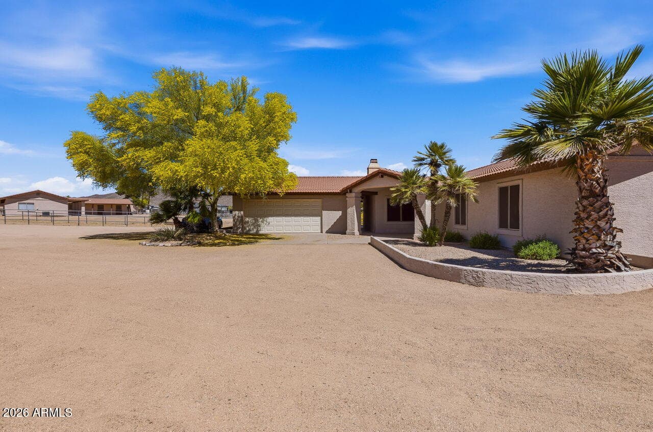 1302 E MADDOCK RD - Photo 1